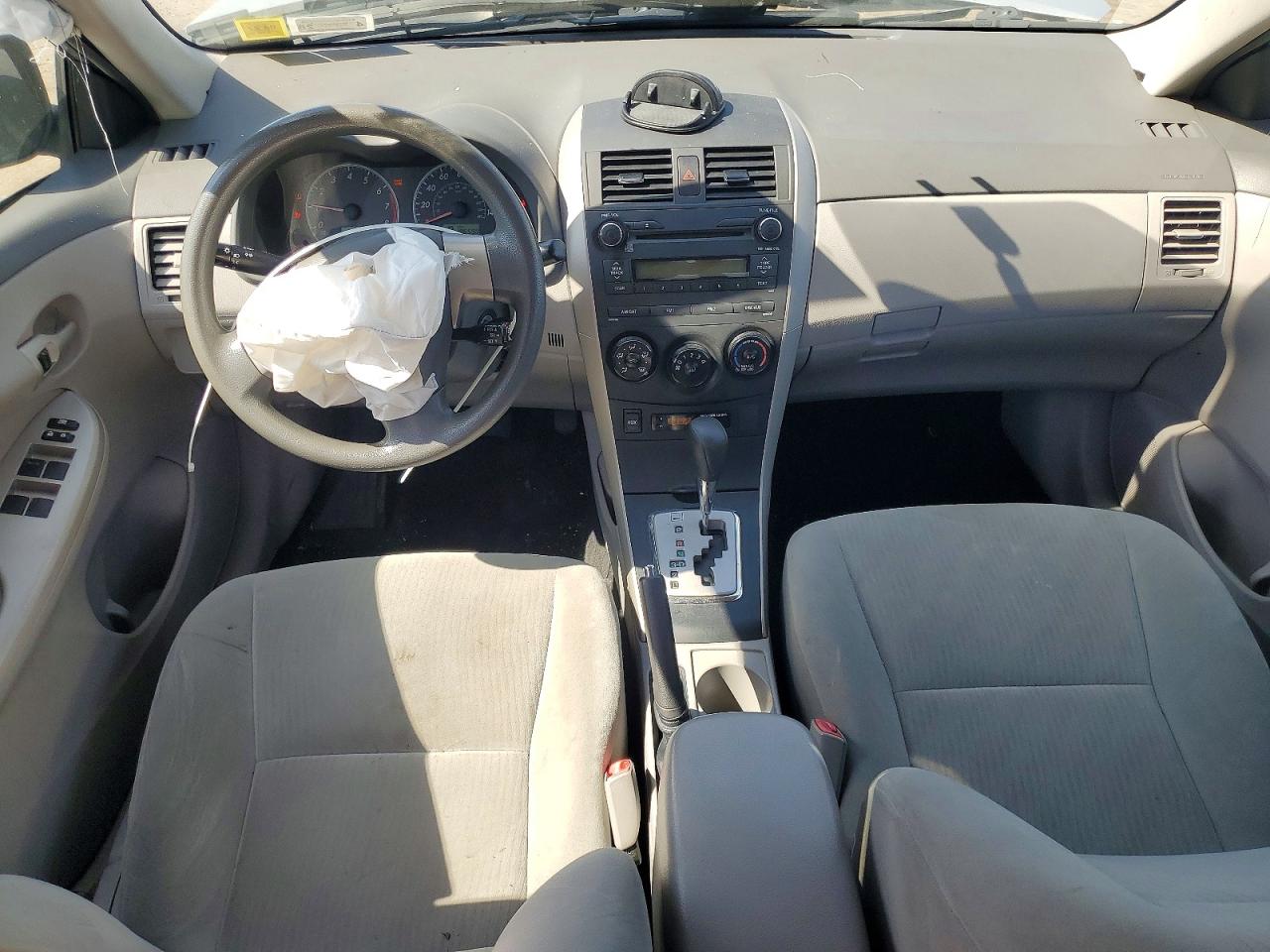 2010 Toyota Corolla Le Silver vin: 2T1BU4EE8AC351805