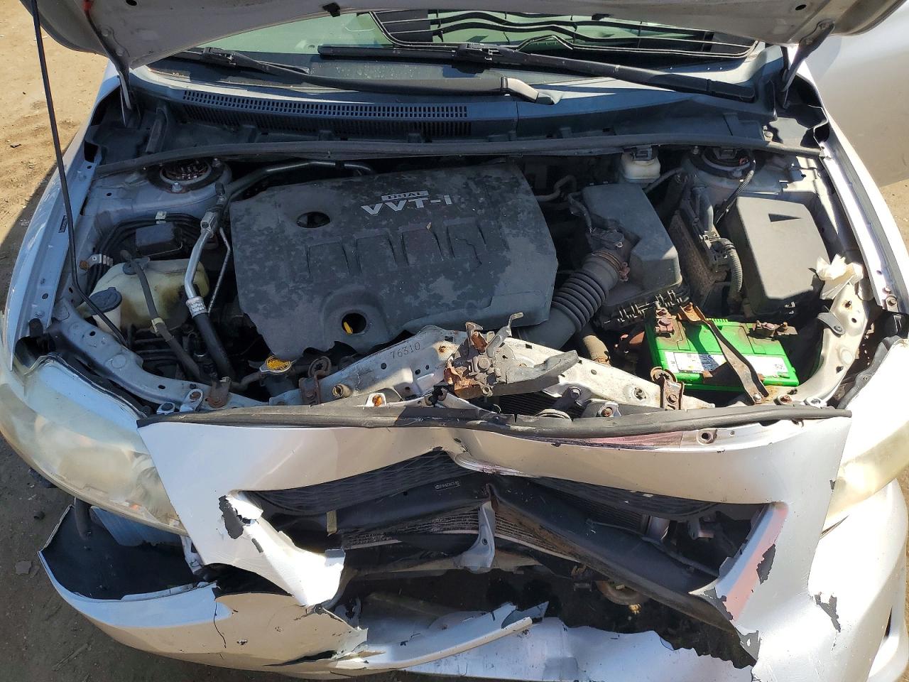 2010 Toyota Corolla Le Silver vin: 2T1BU4EE8AC351805