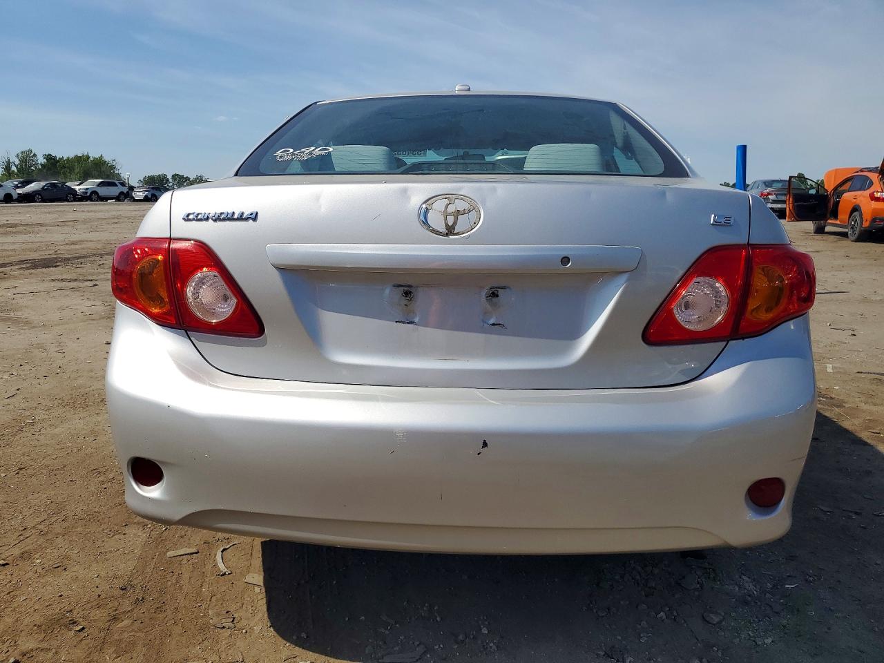 2010 Toyota Corolla Le Silver vin: 2T1BU4EE8AC351805