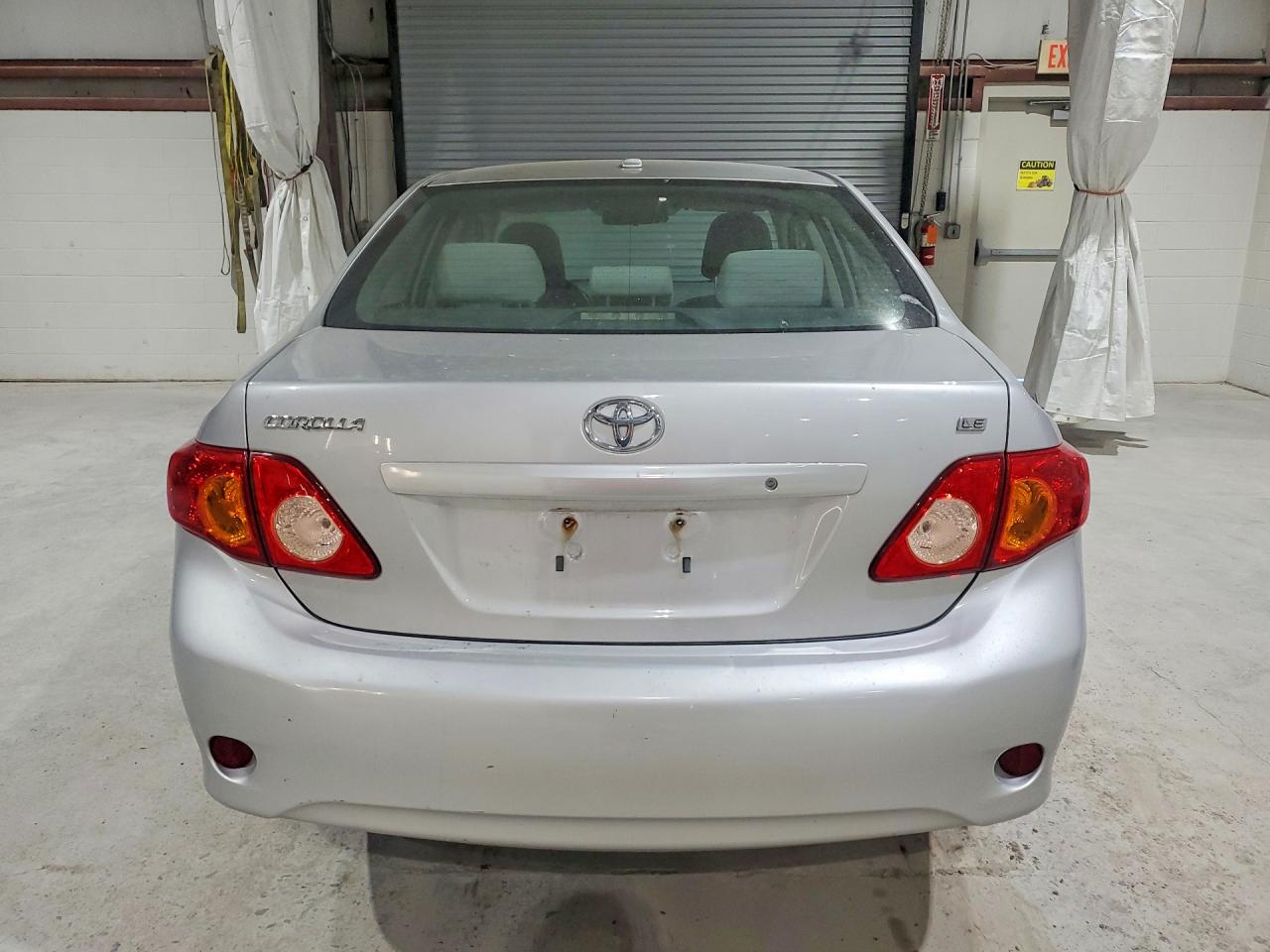 2010 Toyota Corolla Le Silver vin: 2T1BU4EE8AC387039