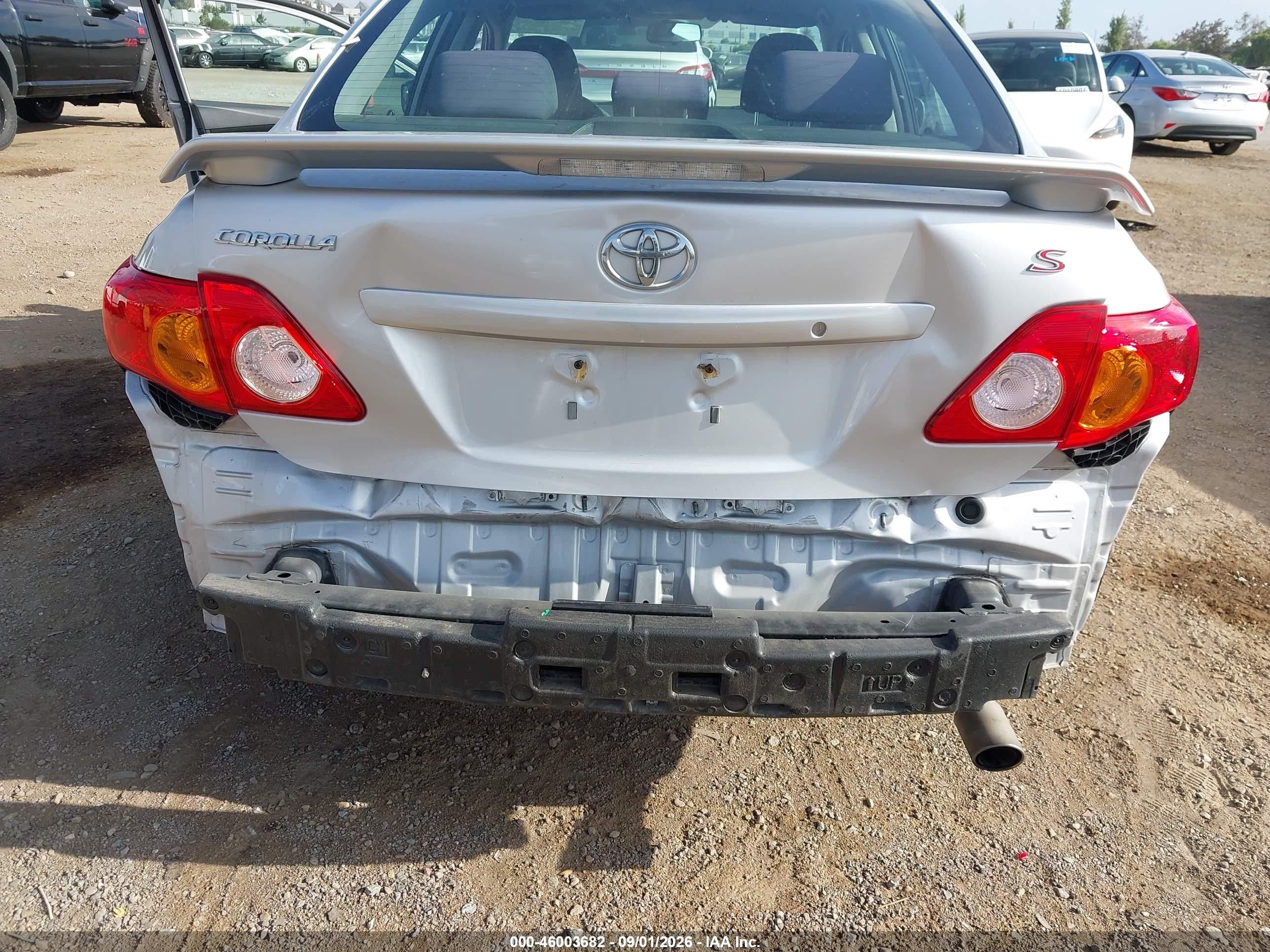 2010 Toyota Corolla S Серебряный vin: 2T1BU4EE8AC405023