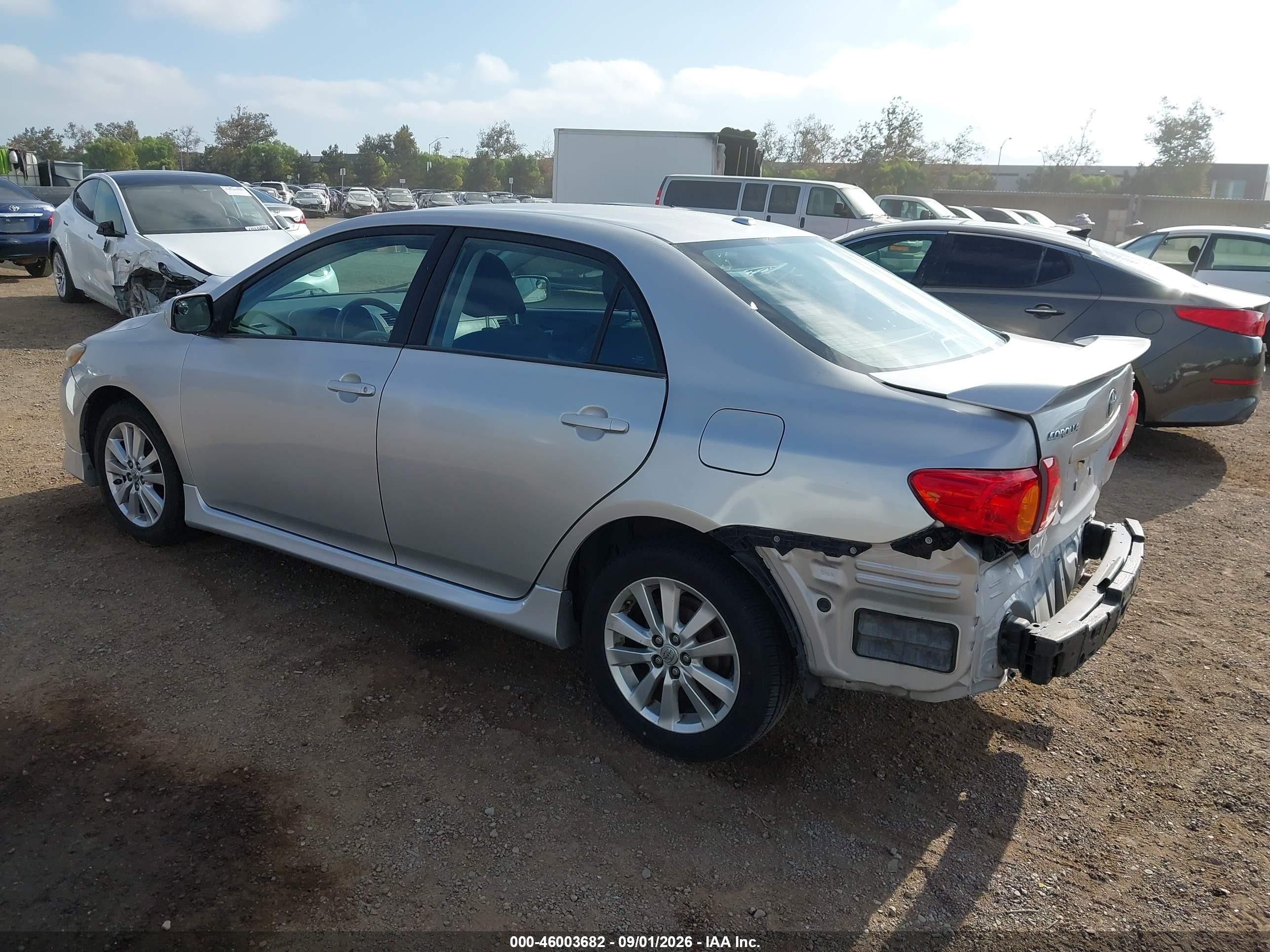 2010 Toyota Corolla S Серебряный vin: 2T1BU4EE8AC405023