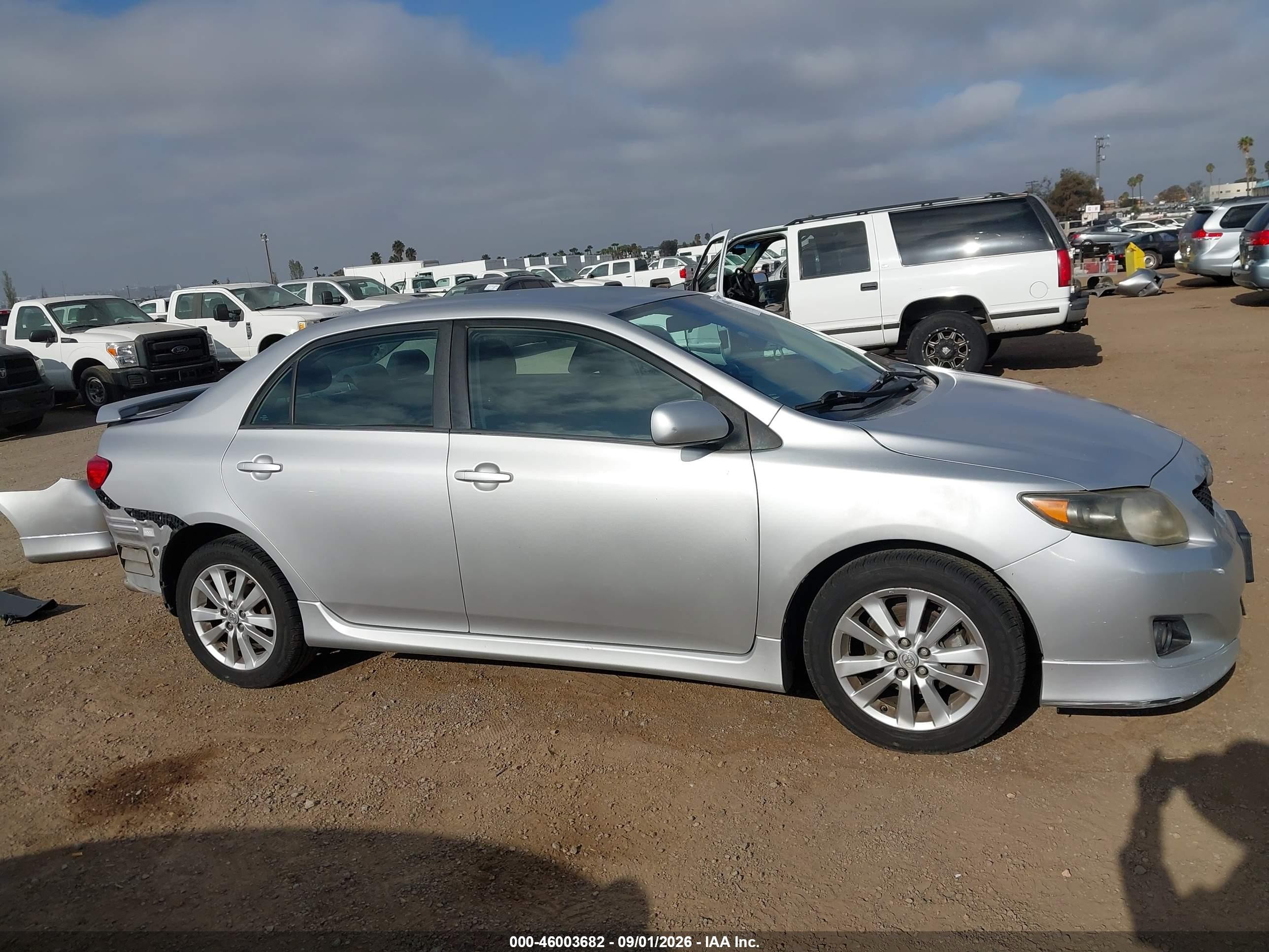 2010 Toyota Corolla S Серебряный vin: 2T1BU4EE8AC405023