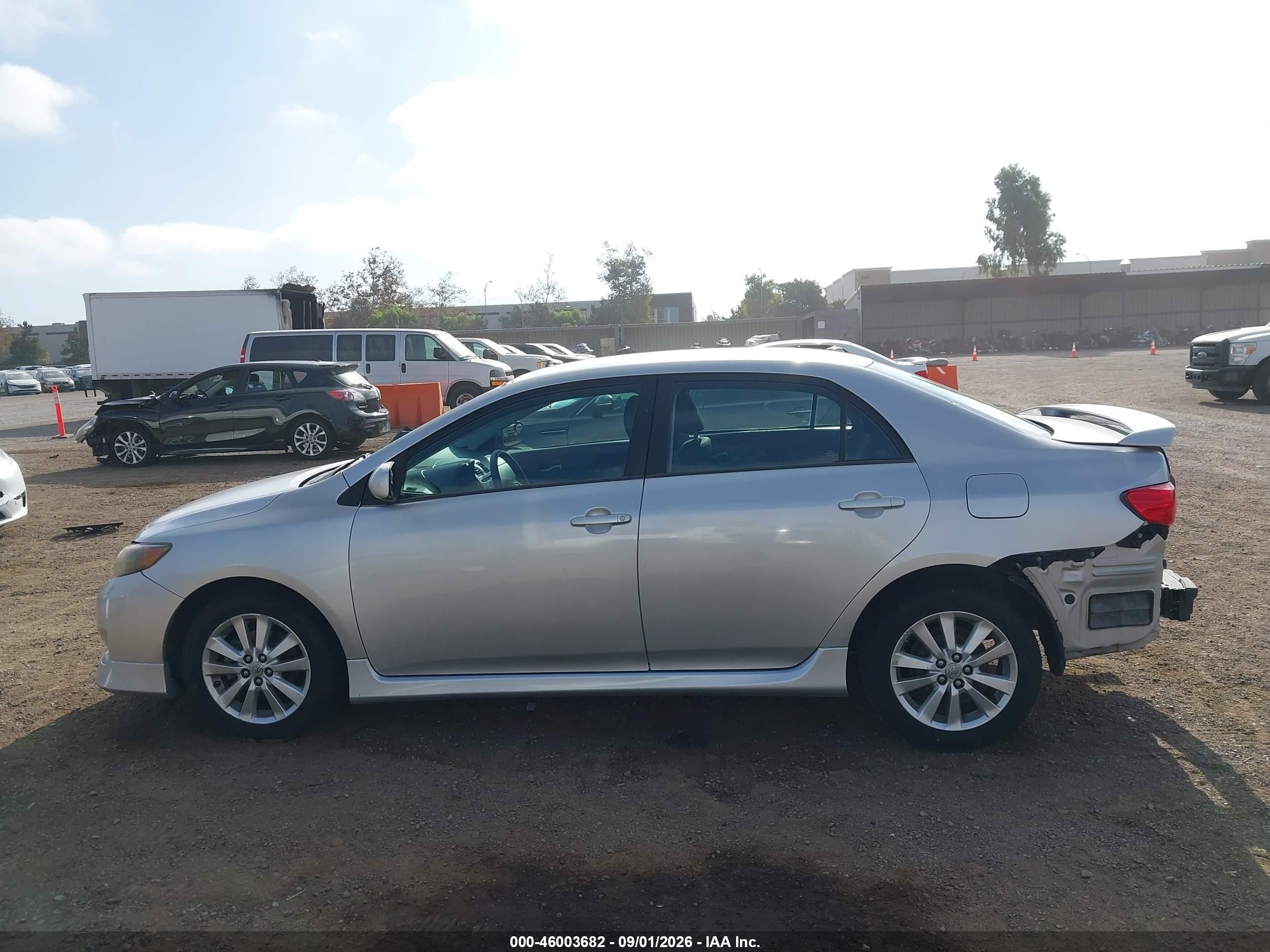 2010 Toyota Corolla S Серебряный vin: 2T1BU4EE8AC405023