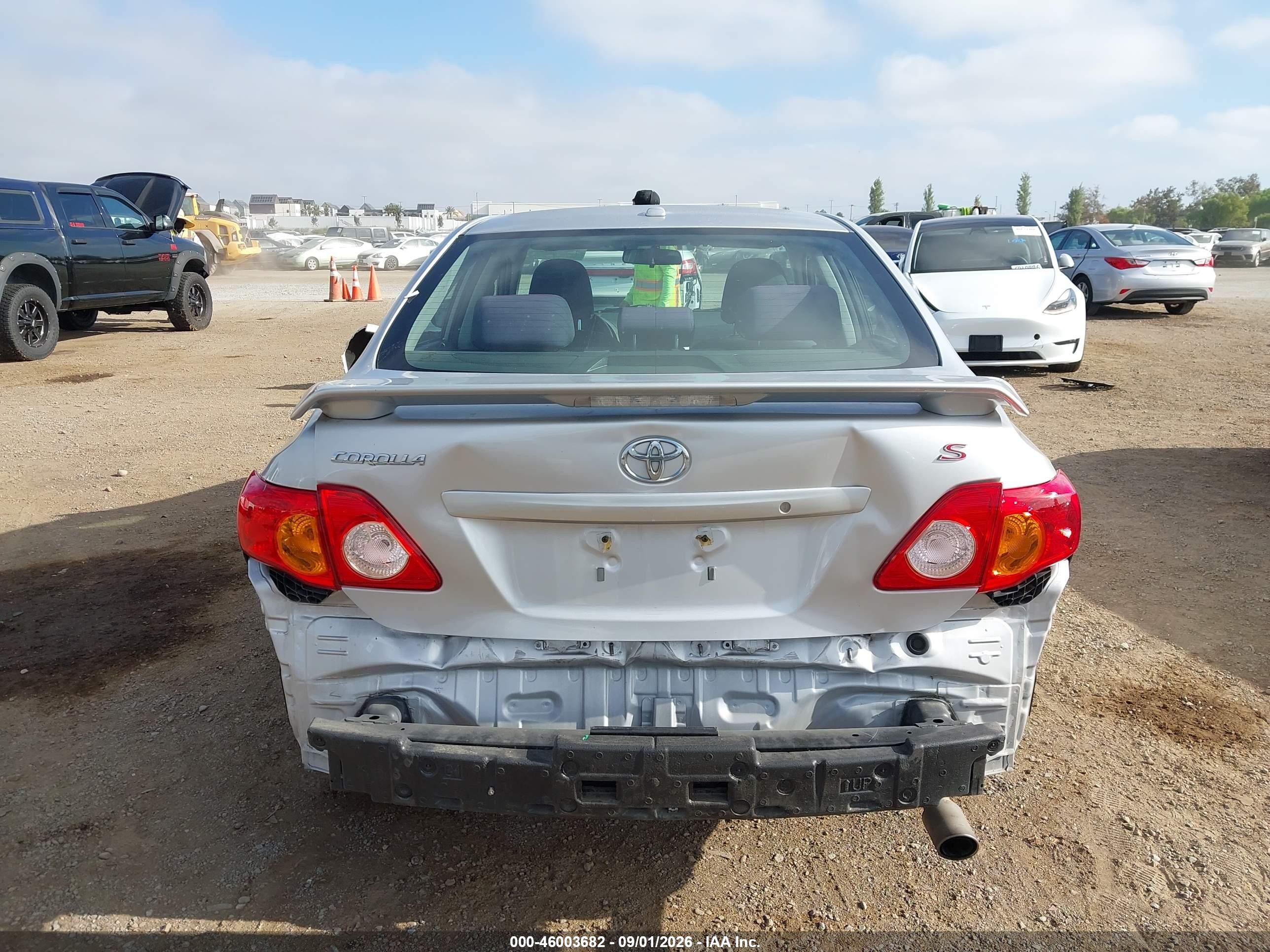 2010 Toyota Corolla S Серебряный vin: 2T1BU4EE8AC405023