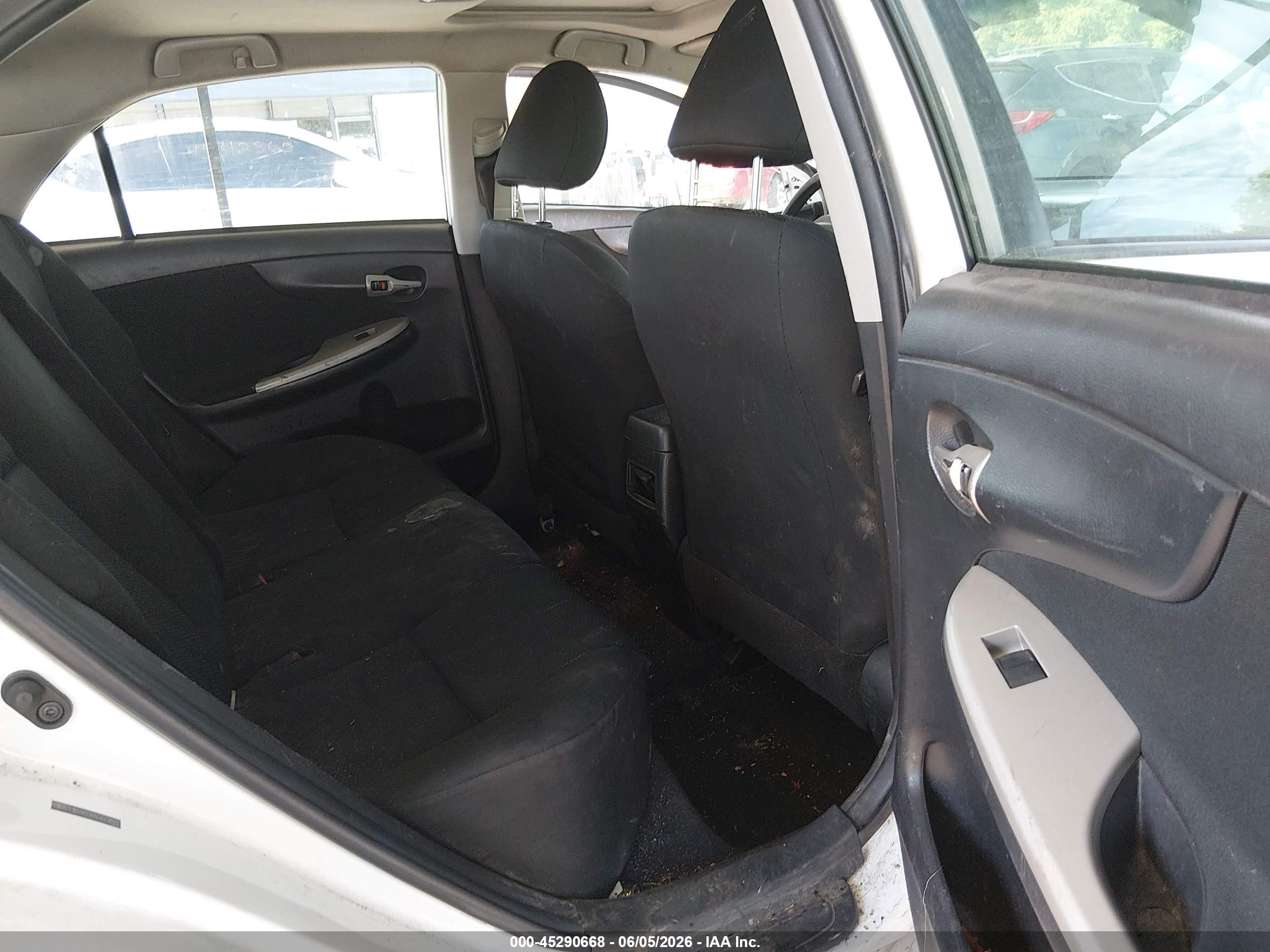 2010 Toyota Corolla S White vin: 2T1BU4EE8AC423893