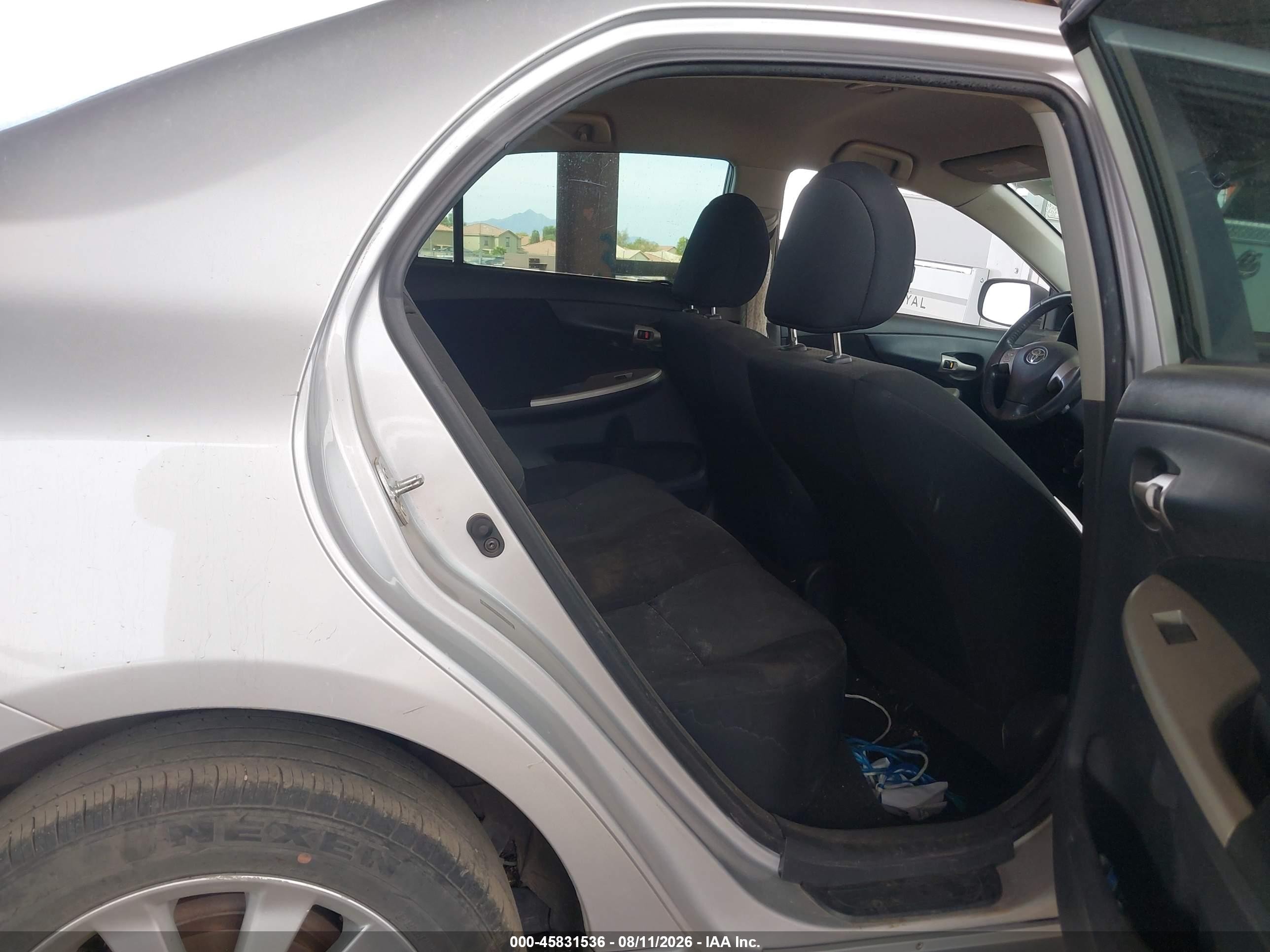 2010 Toyota Corolla S Silver vin: 2T1BU4EE8AC425322