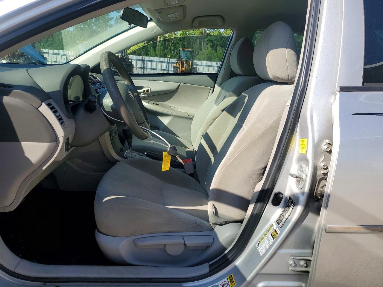 2010 Toyota Corolla Le Silver vin: 2T1BU4EE8AC435140