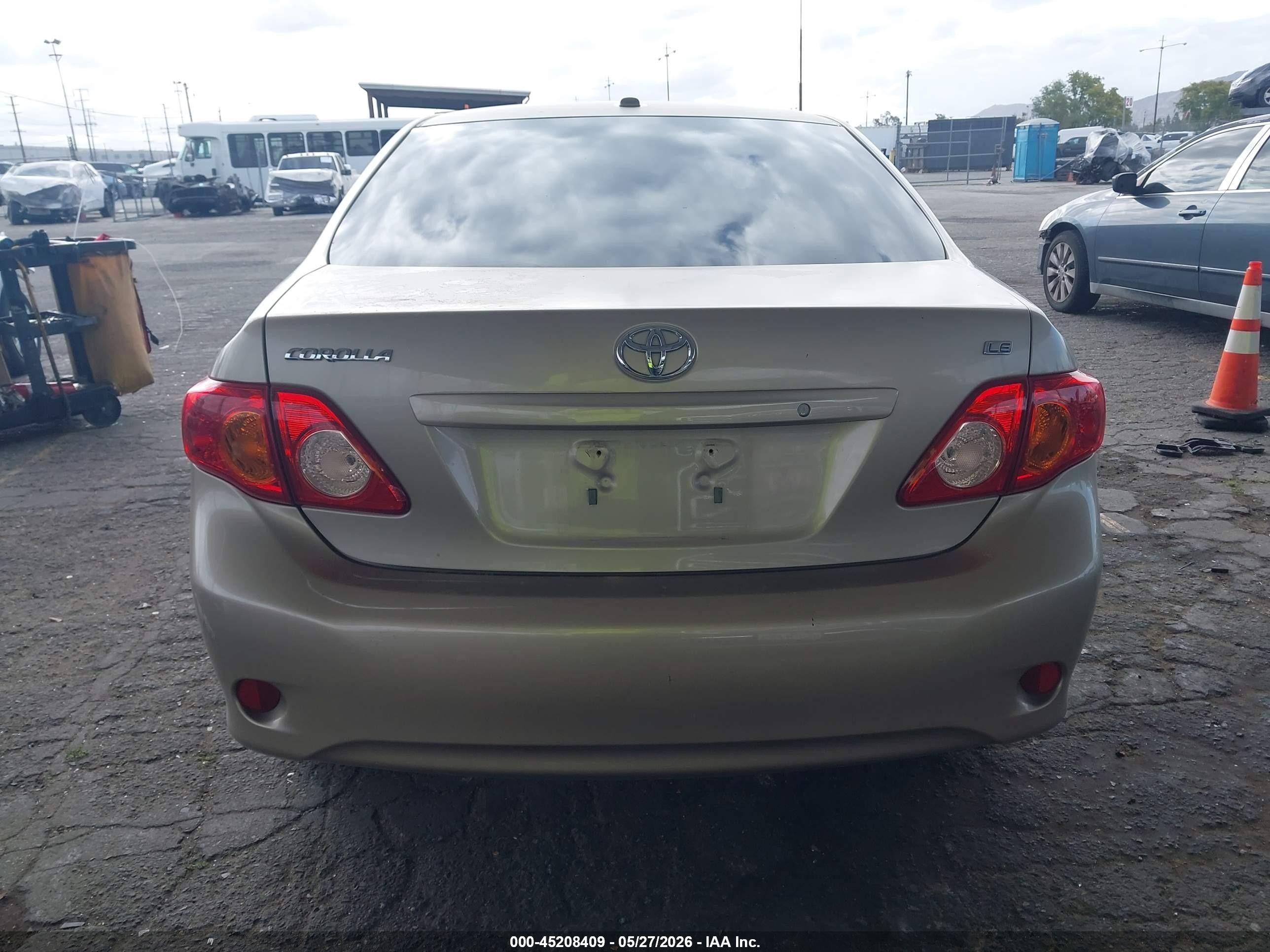 2010 Toyota Corolla Le Gold vin: 2T1BU4EE8AC436045