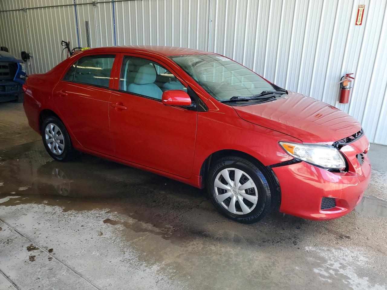 2010 Toyota Corolla Le Red vin: 2T1BU4EE8AC485617