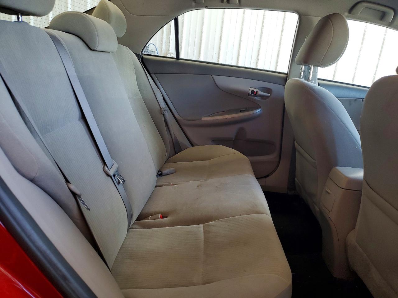 2010 Toyota Corolla Le Red vin: 2T1BU4EE8AC485617