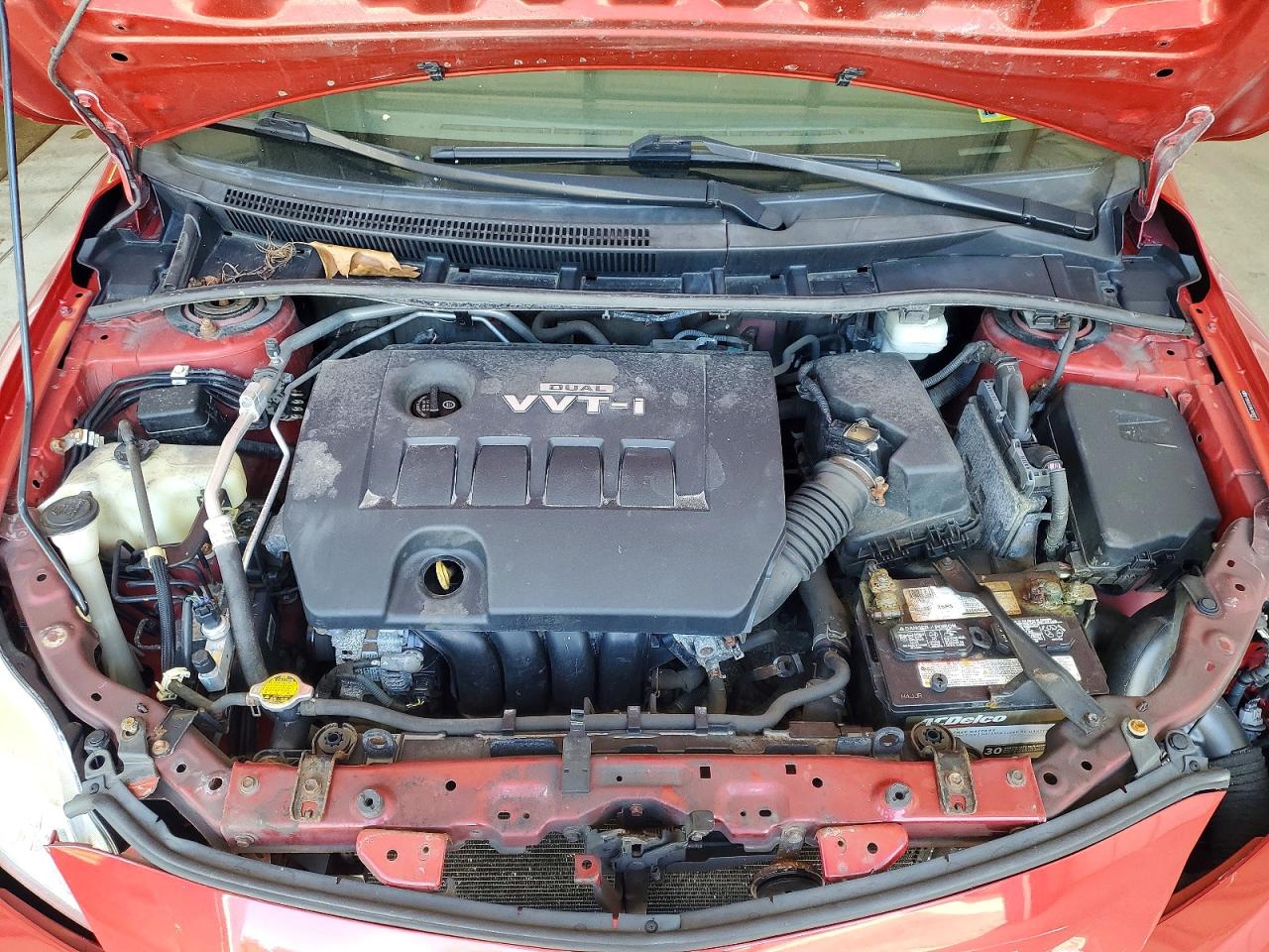 2010 Toyota Corolla Le Red vin: 2T1BU4EE8AC485617