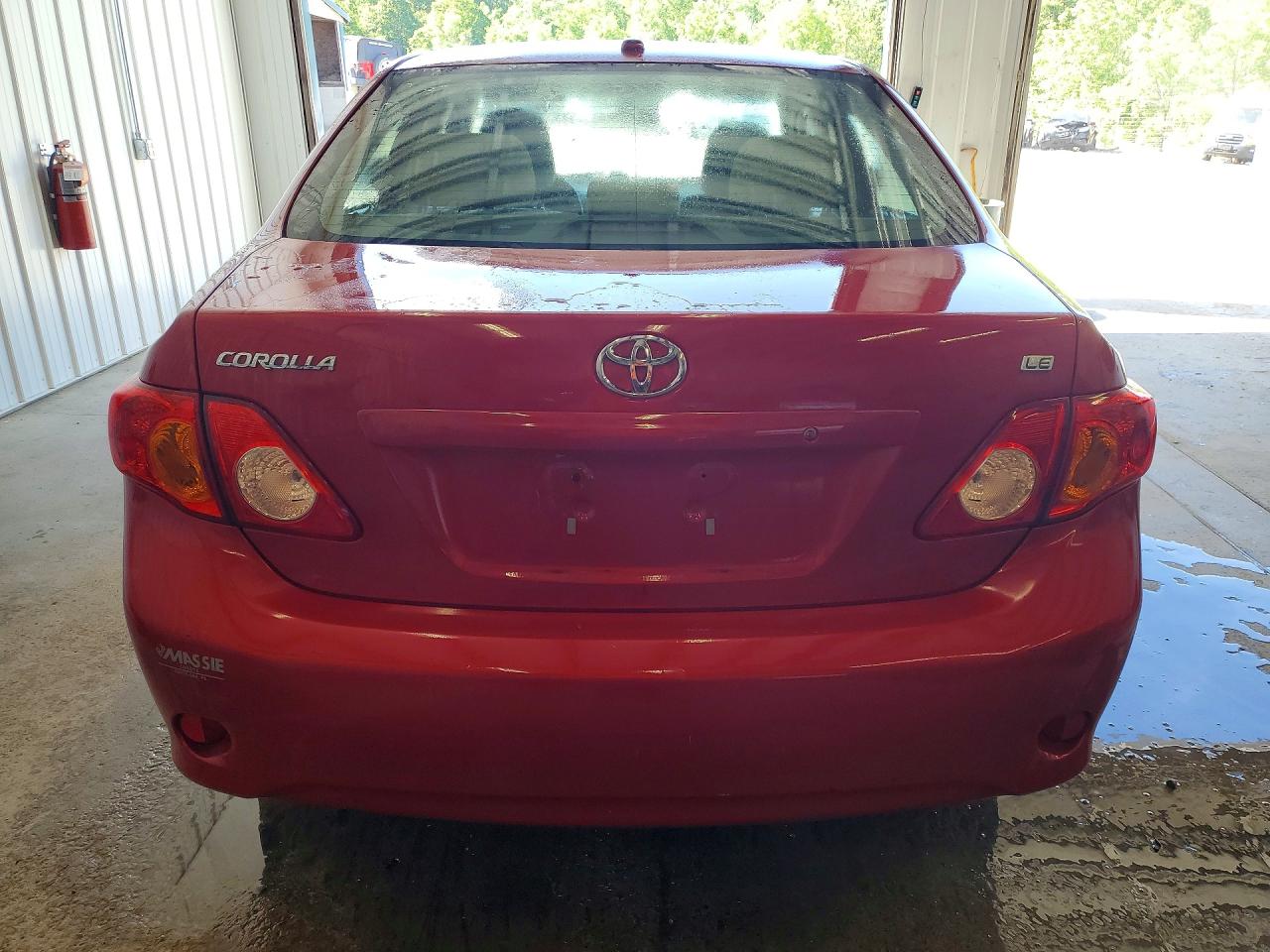 2010 Toyota Corolla Le Red vin: 2T1BU4EE8AC485617
