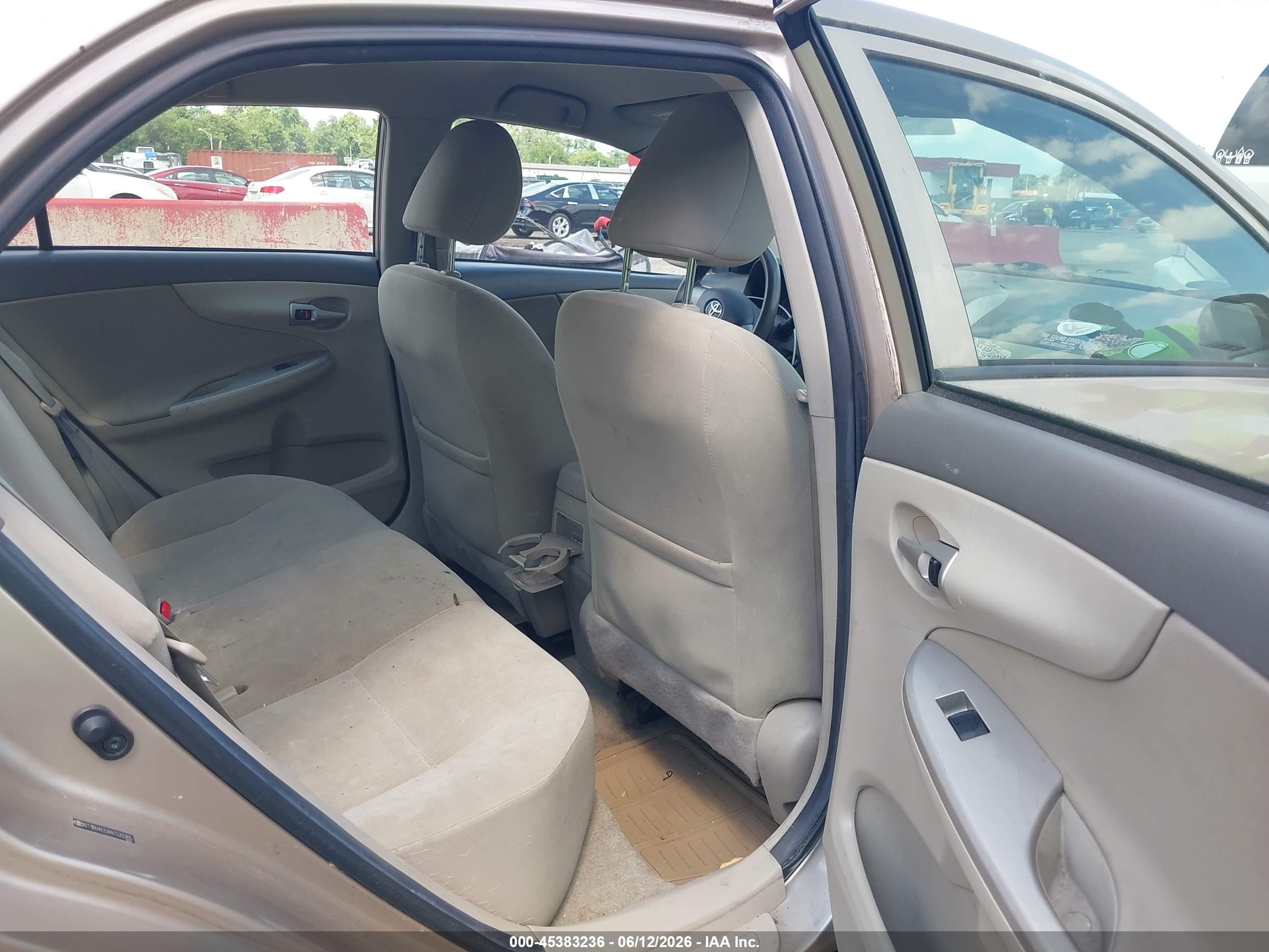 2010 Toyota Corolla Le Gold vin: 2T1BU4EE8AC520365