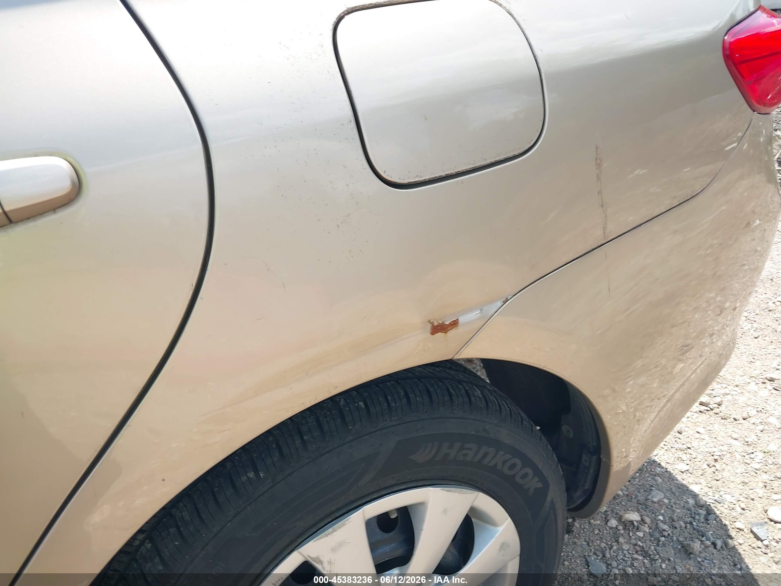 2010 Toyota Corolla Le Gold vin: 2T1BU4EE8AC520365