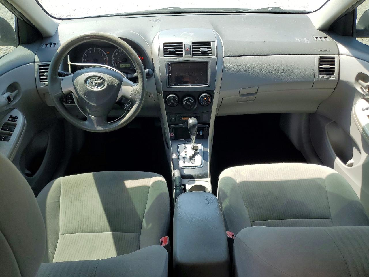 2010 Toyota Corolla Le Silver vin: 2T1BU4EE8AC523718