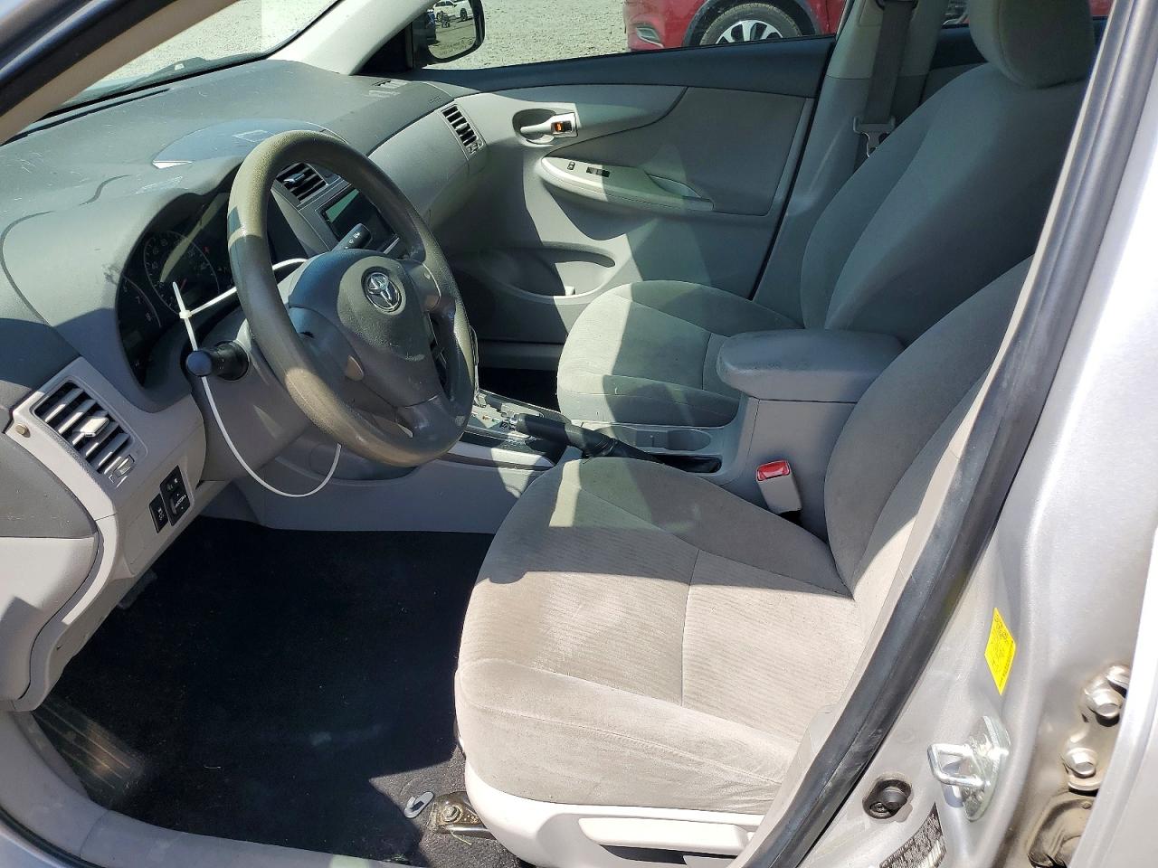 2010 Toyota Corolla Le Silver vin: 2T1BU4EE8AC523718