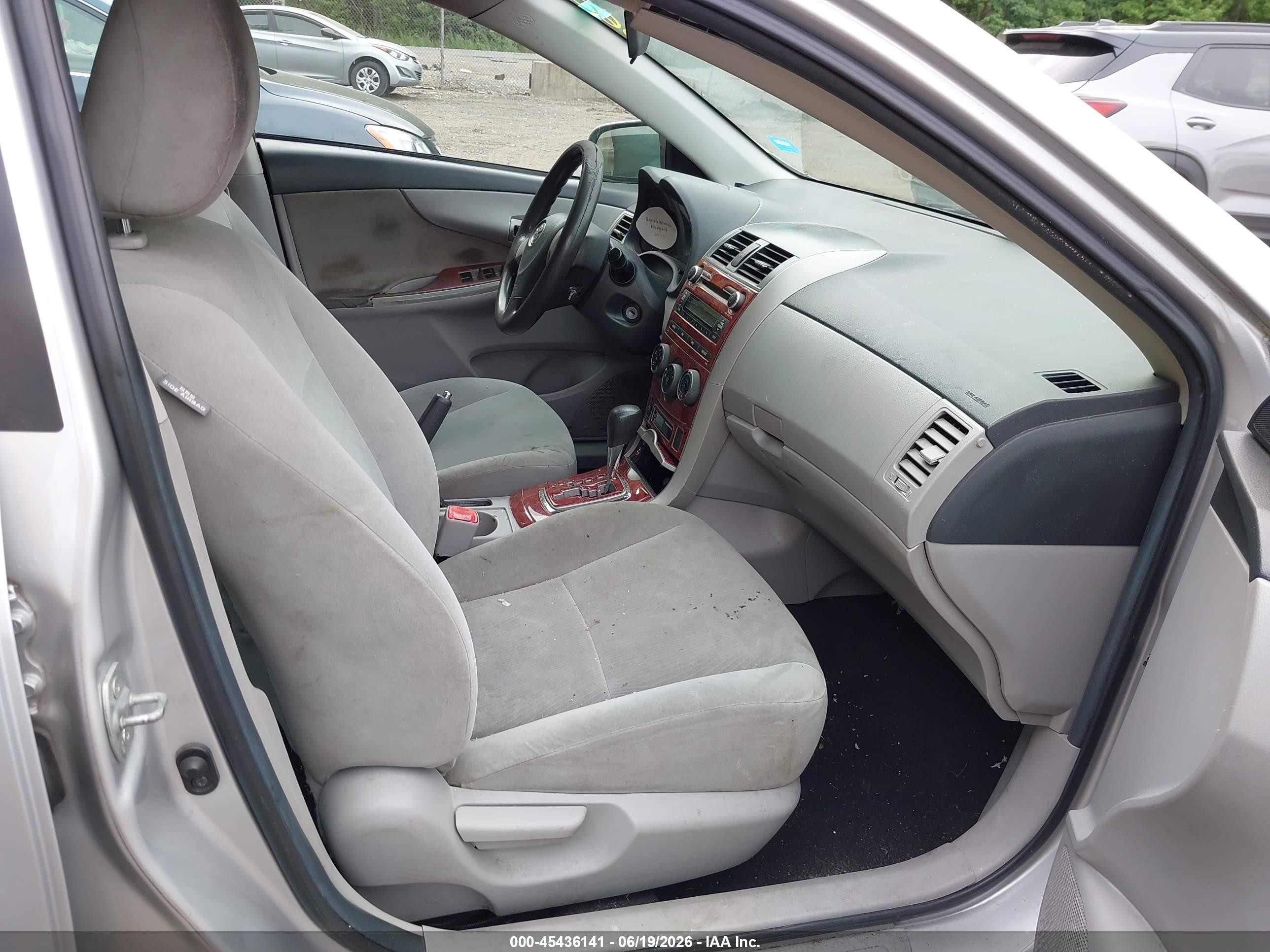 2011 Toyota Corolla Le Silver vin: 2T1BU4EE8BC551715