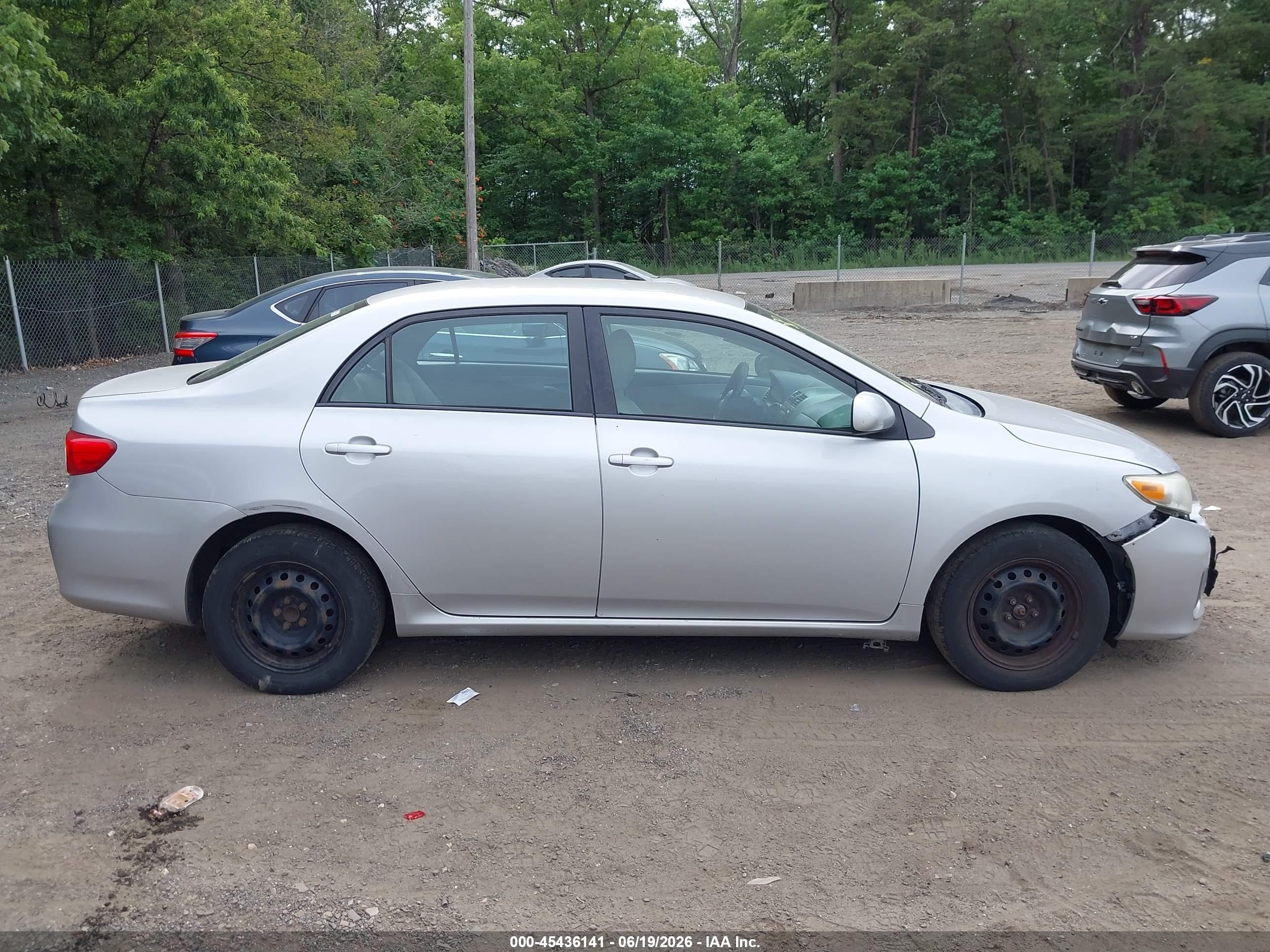 2011 Toyota Corolla Le Silver vin: 2T1BU4EE8BC551715