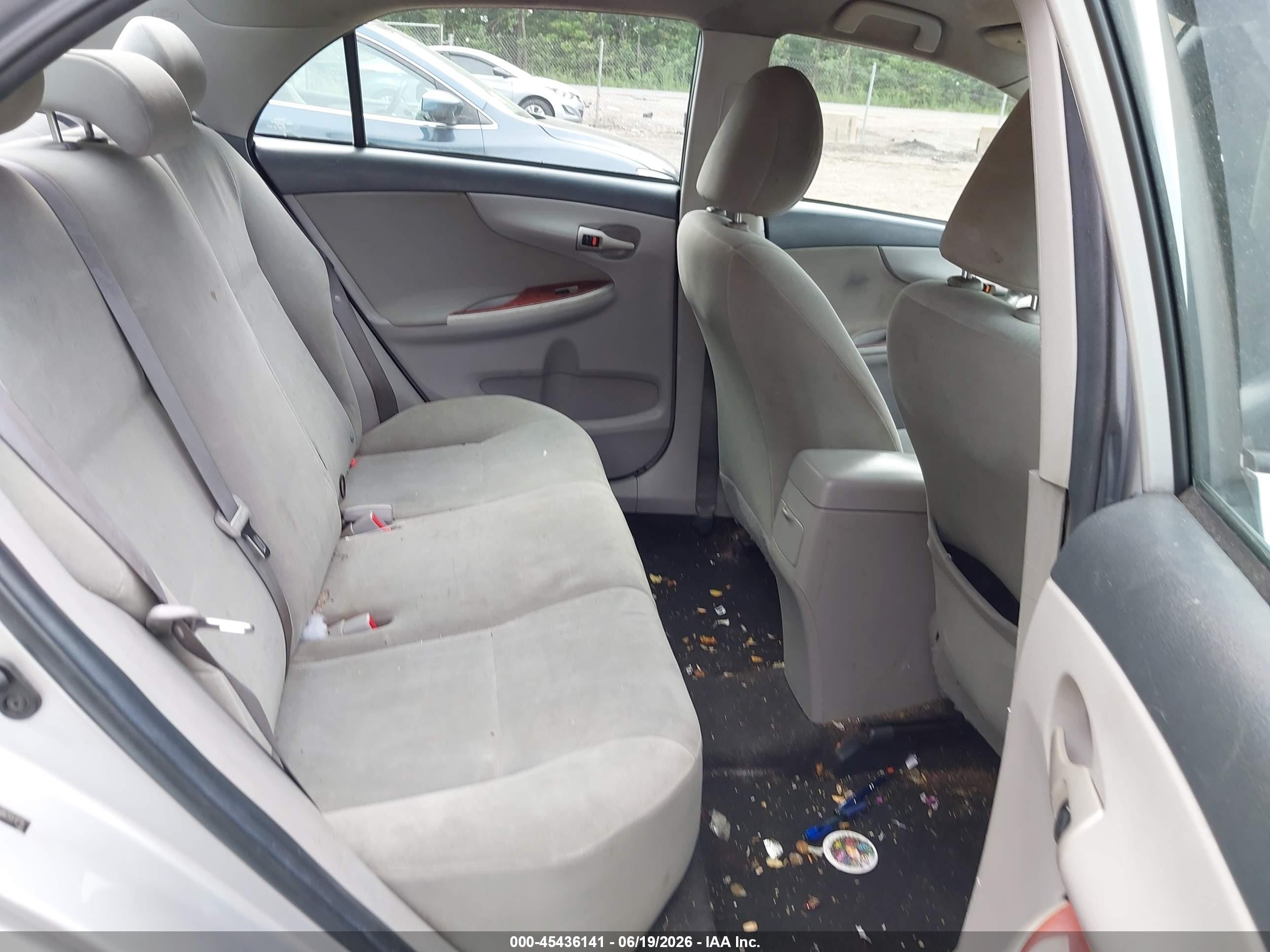 2011 Toyota Corolla Le Silver vin: 2T1BU4EE8BC551715