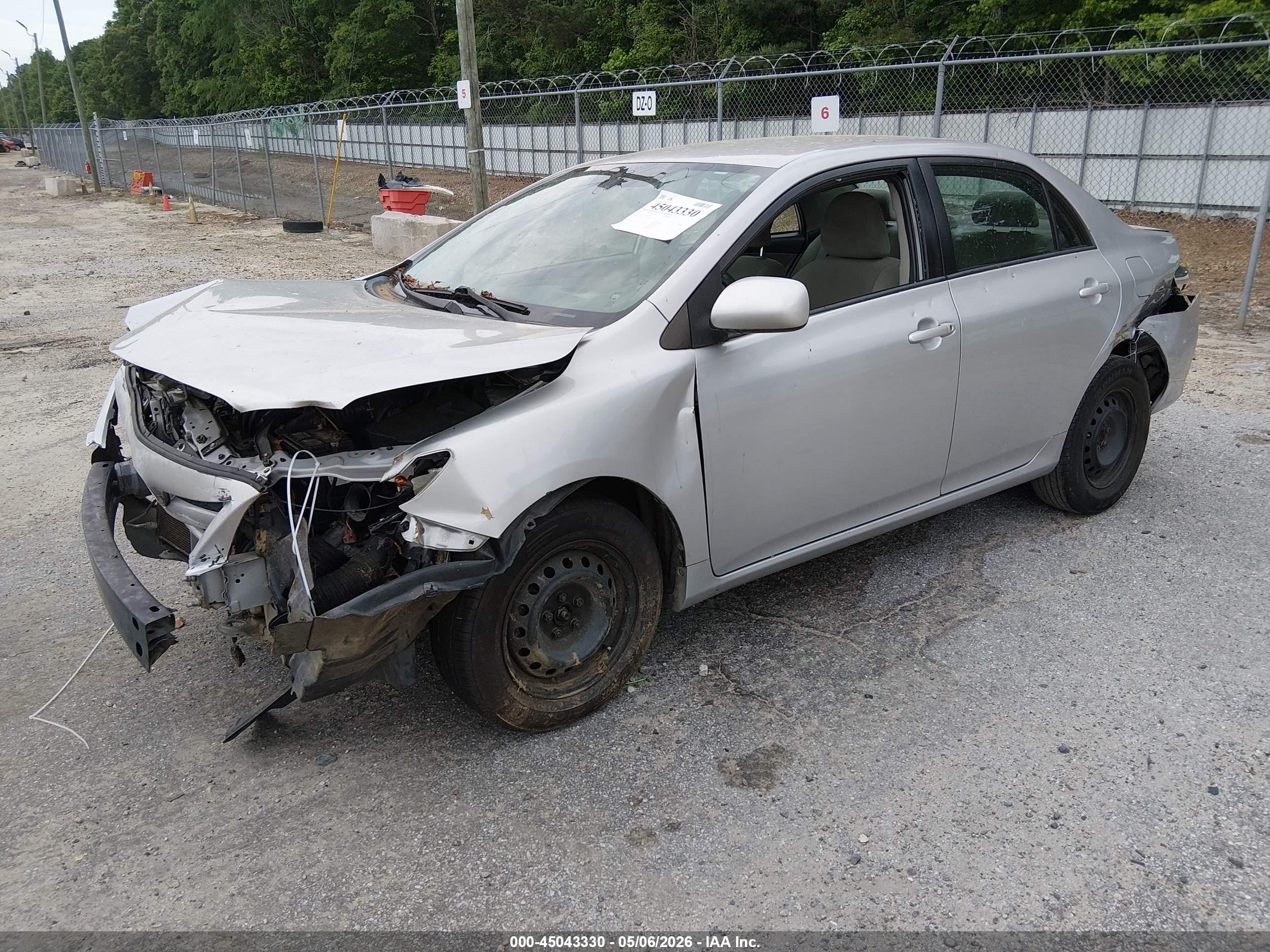 2011 Toyota Corolla Le Silver vin: 2T1BU4EE8BC552654