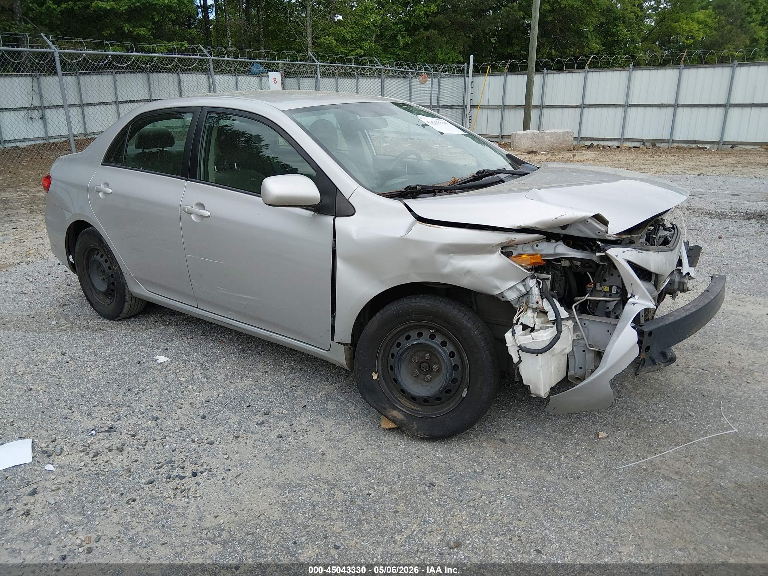 2011 Toyota Corolla Le Silver vin: 2T1BU4EE8BC552654