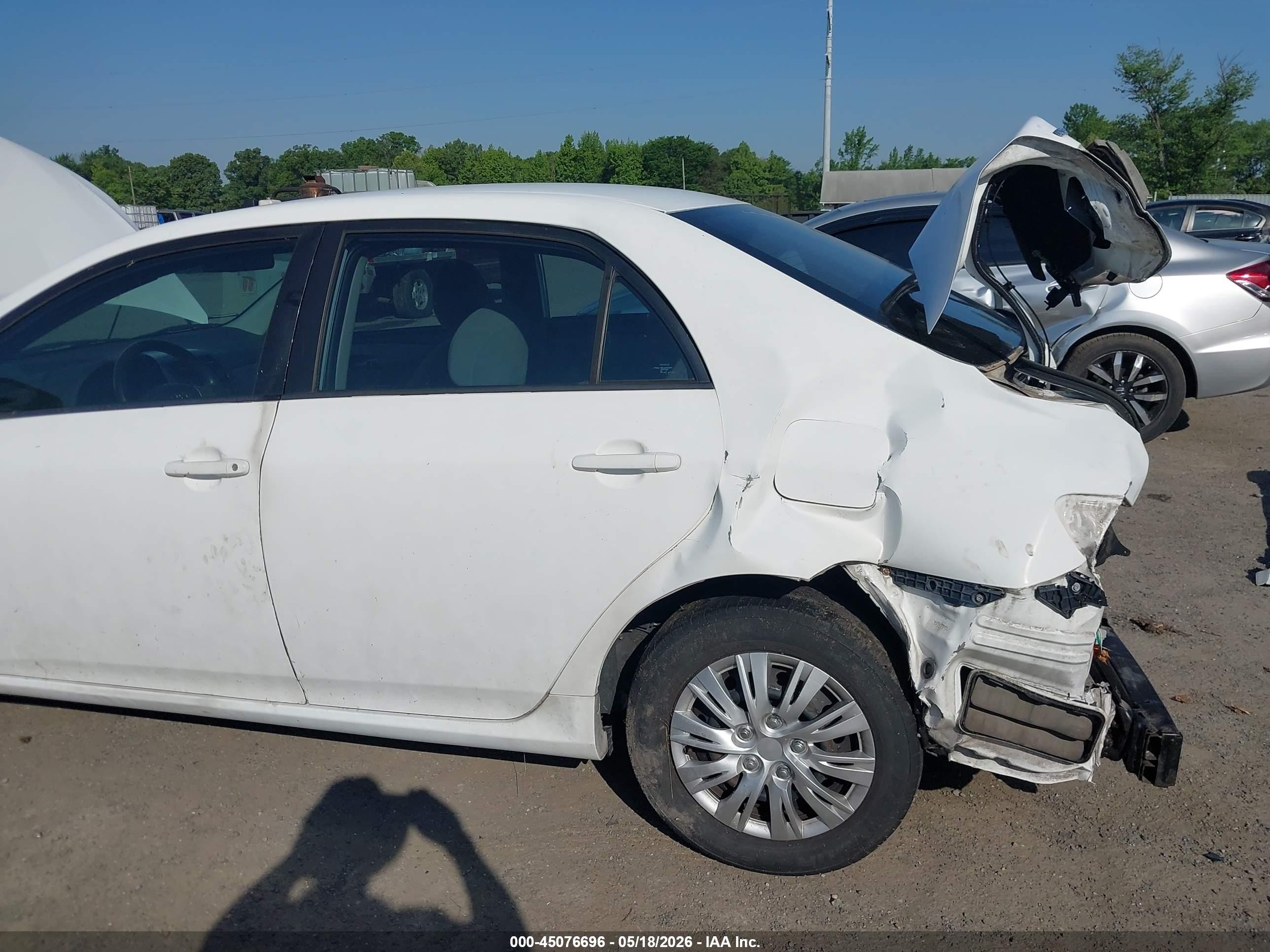 2011 Toyota Corolla Le White vin: 2T1BU4EE8BC561533