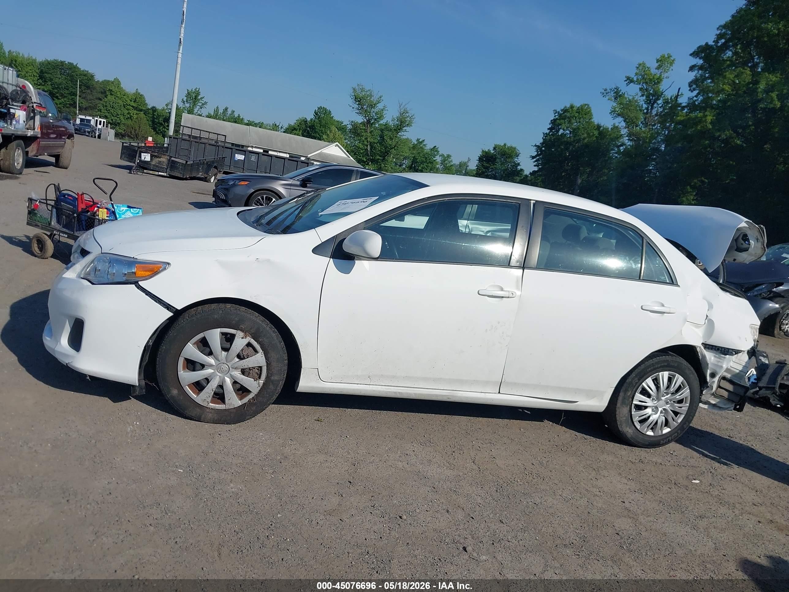 2011 Toyota Corolla Le White vin: 2T1BU4EE8BC561533