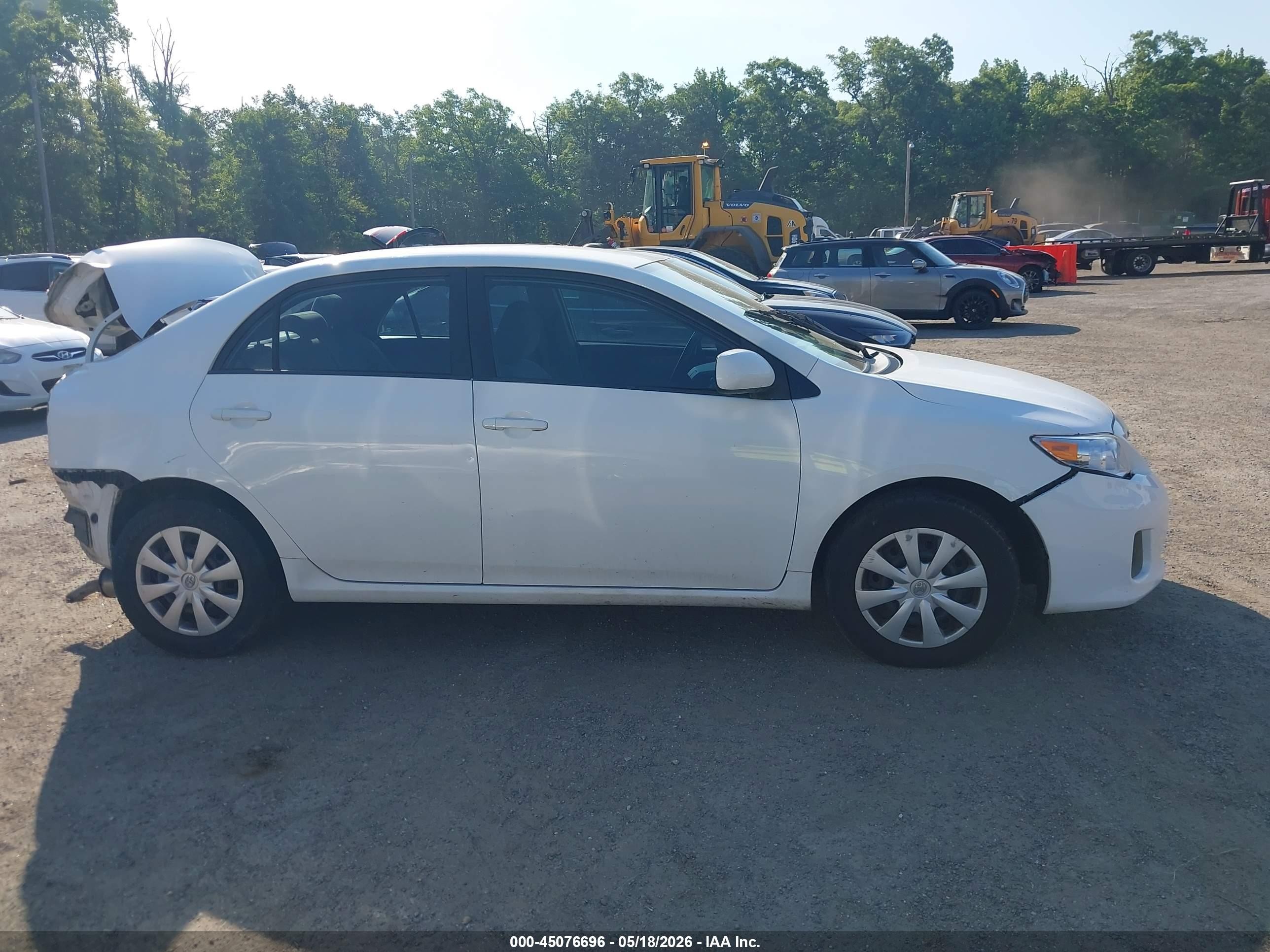 2011 Toyota Corolla Le White vin: 2T1BU4EE8BC561533