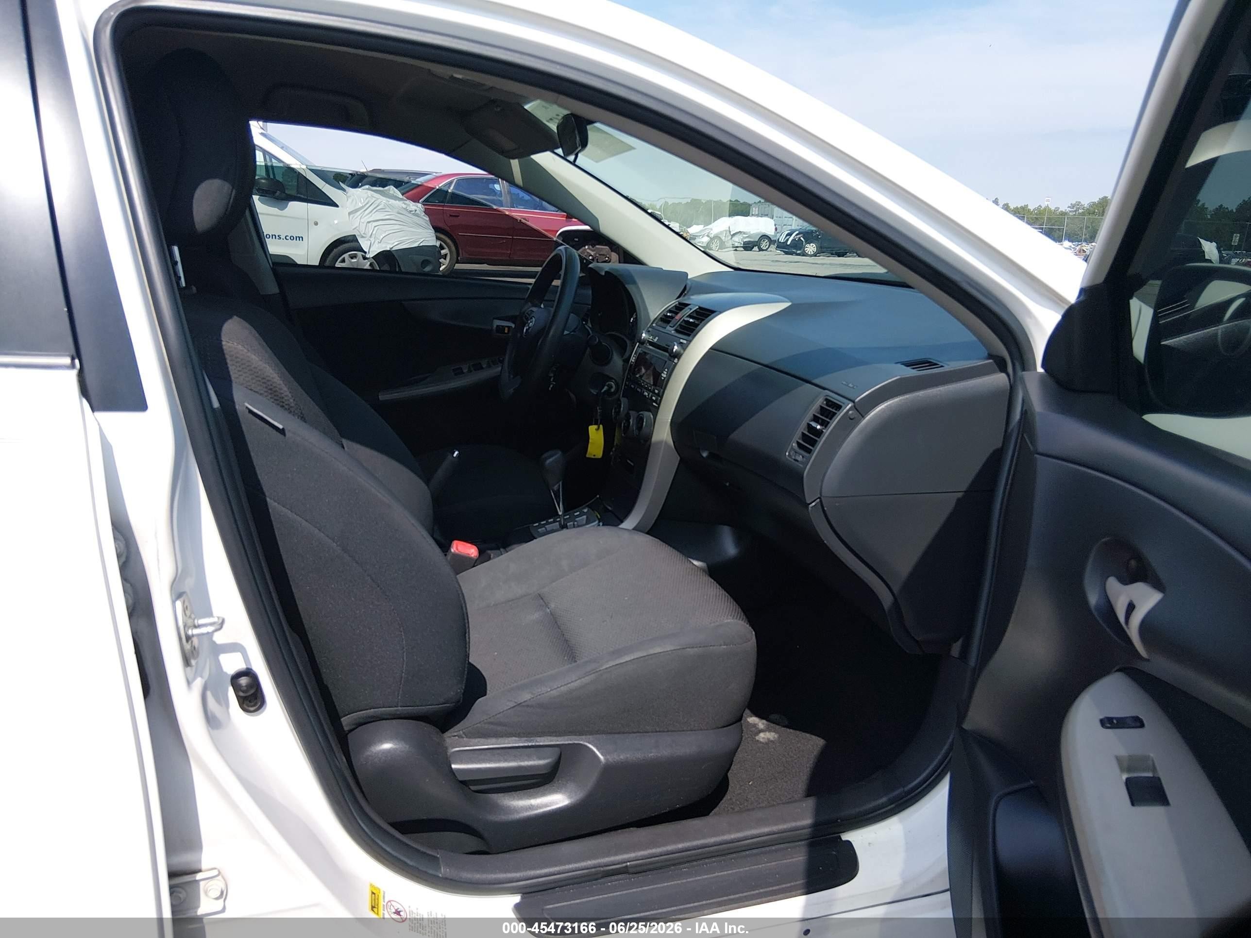 2011 Toyota Corolla S White vin: 2T1BU4EE8BC570751