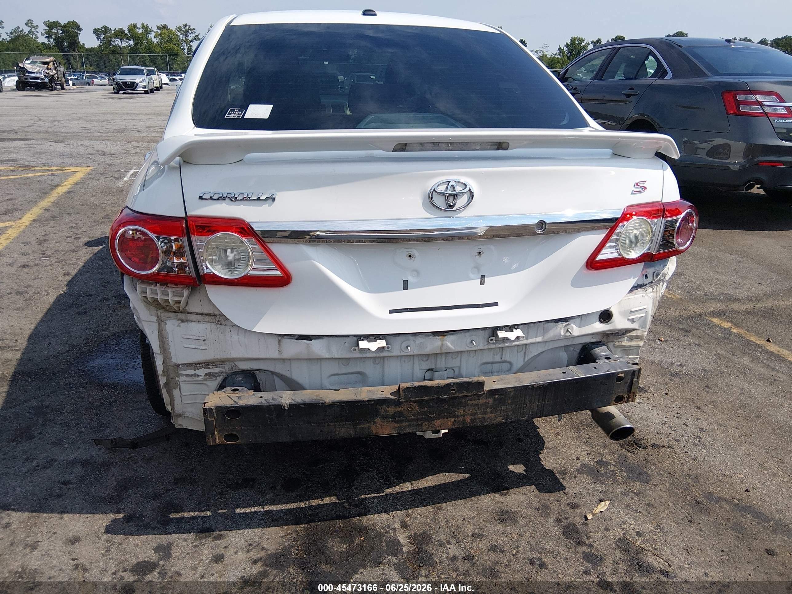 2011 Toyota Corolla S White vin: 2T1BU4EE8BC570751