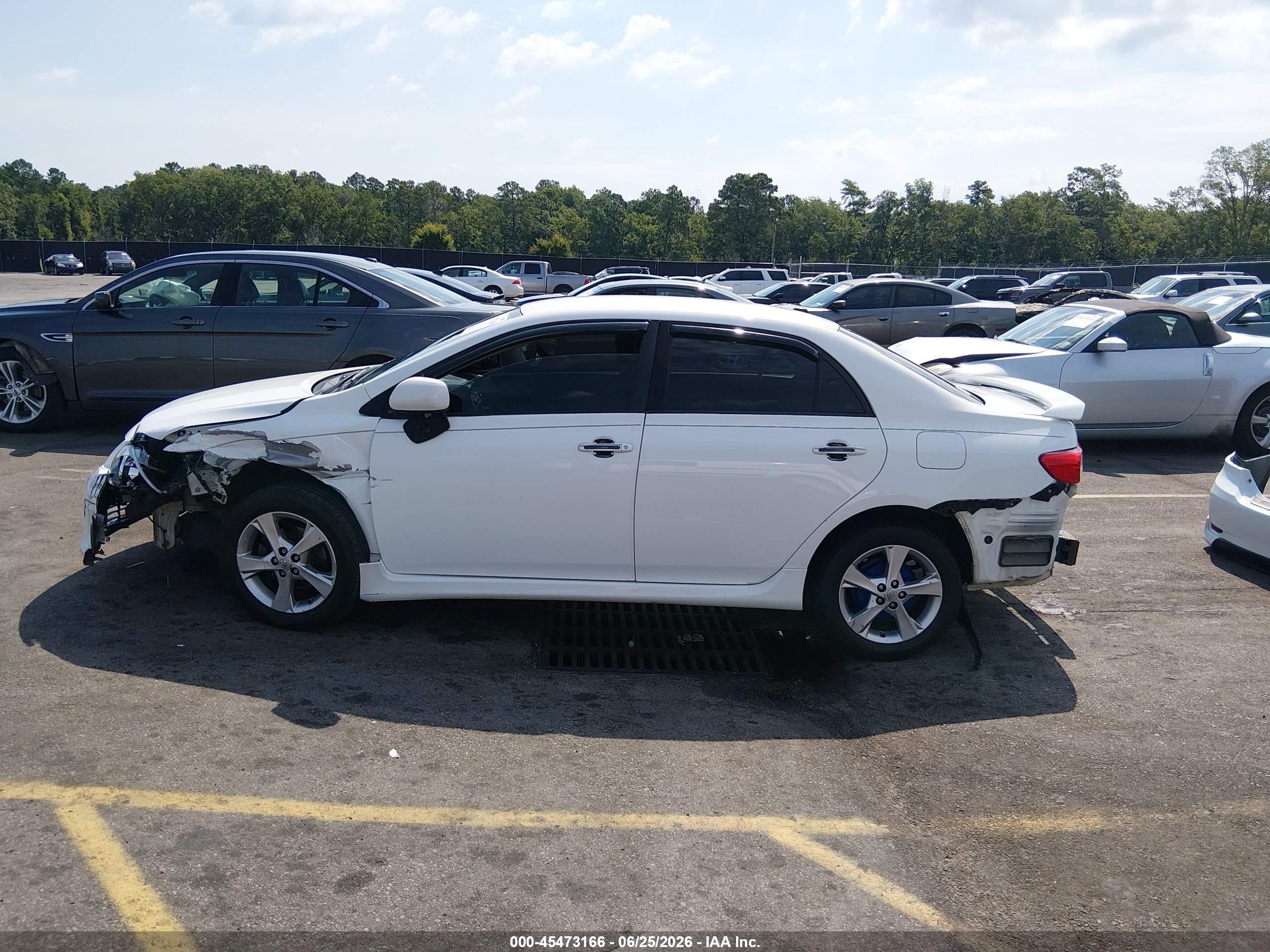 2011 Toyota Corolla S White vin: 2T1BU4EE8BC570751