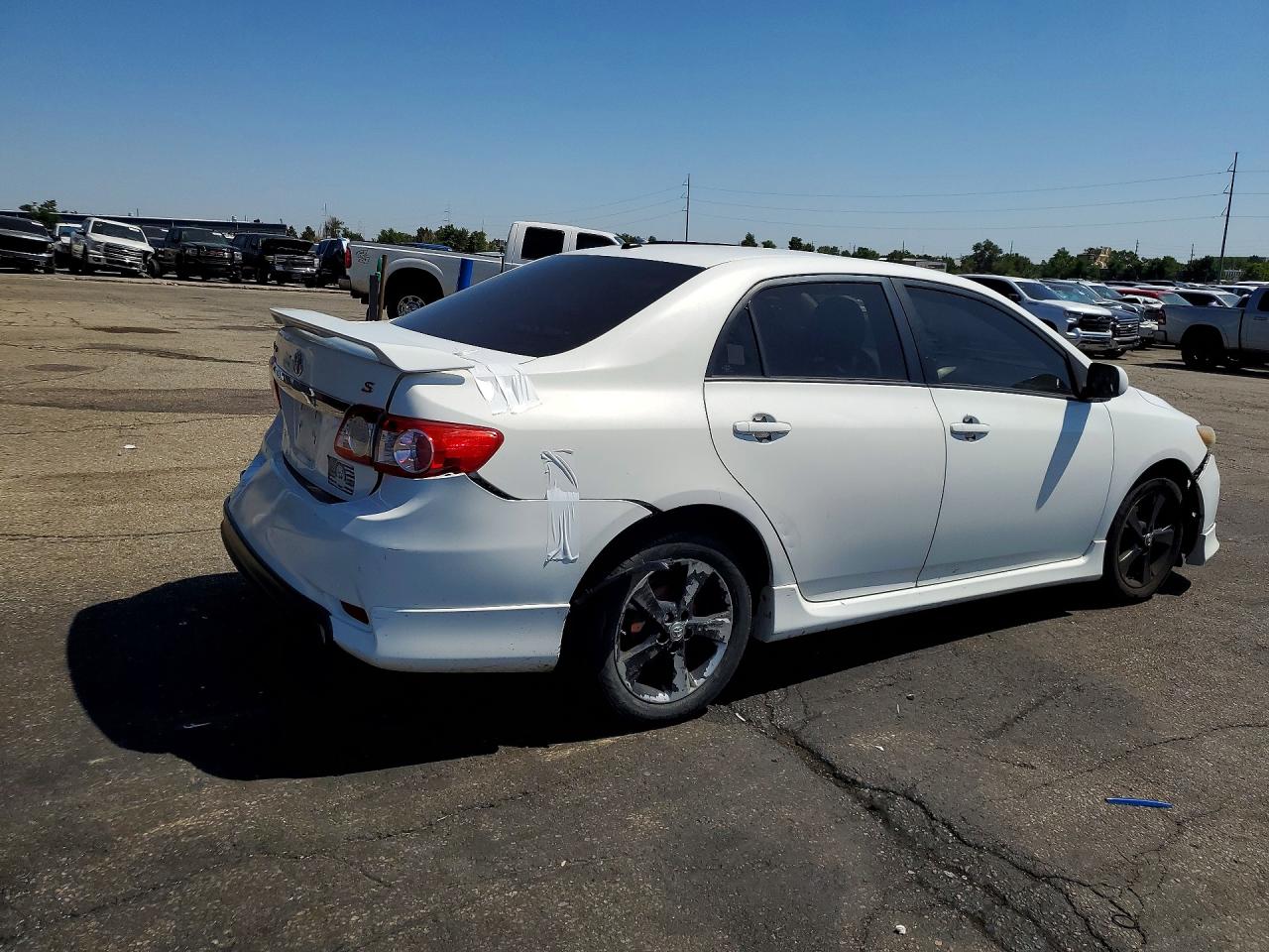 2011 Toyota Corolla S White vin: 2T1BU4EE8BC572371