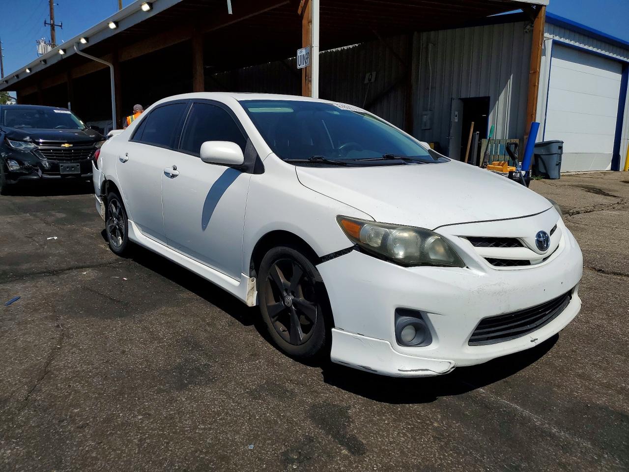2011 Toyota Corolla S White vin: 2T1BU4EE8BC572371