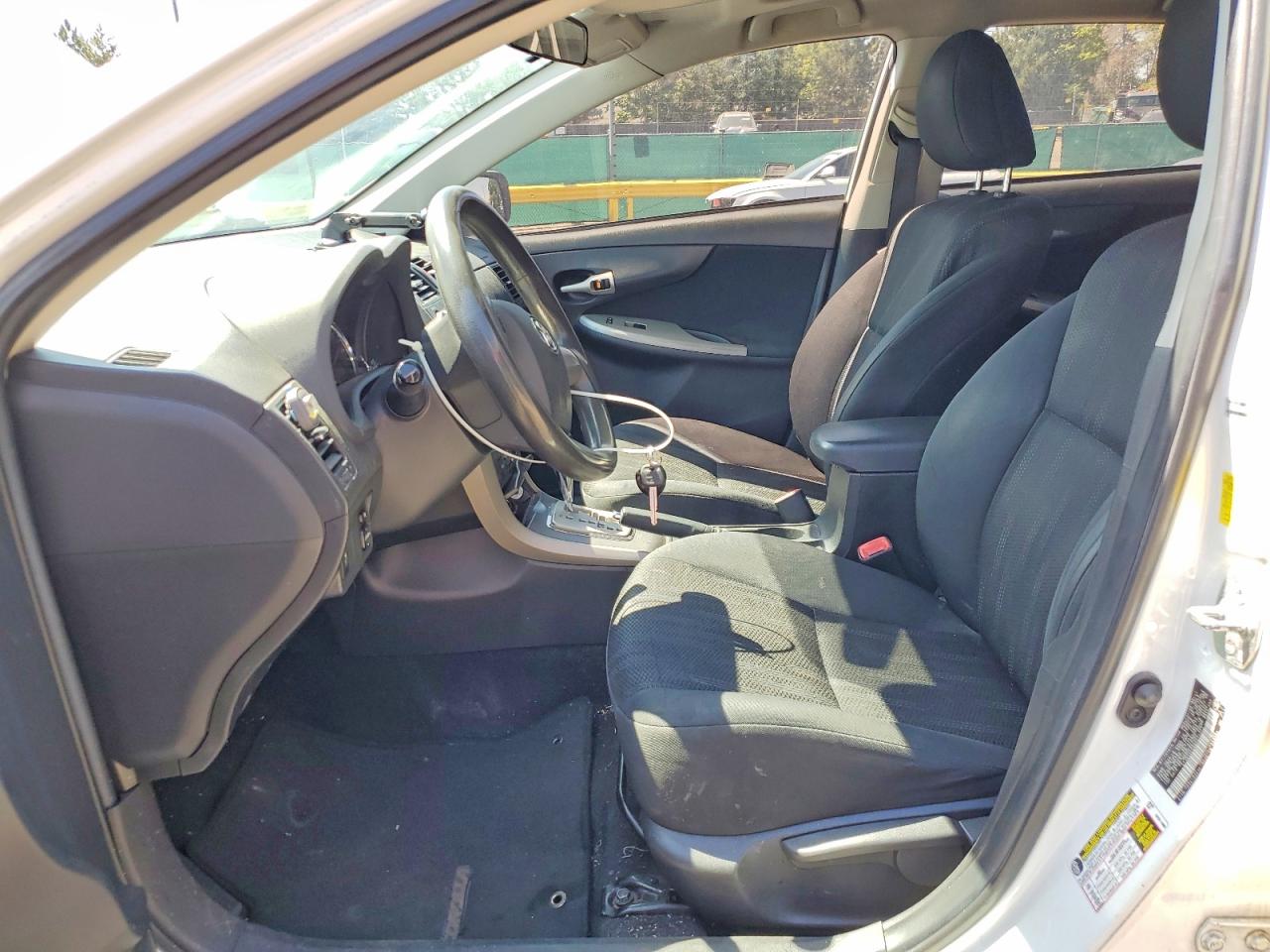 2011 Toyota Corolla S White vin: 2T1BU4EE8BC572371