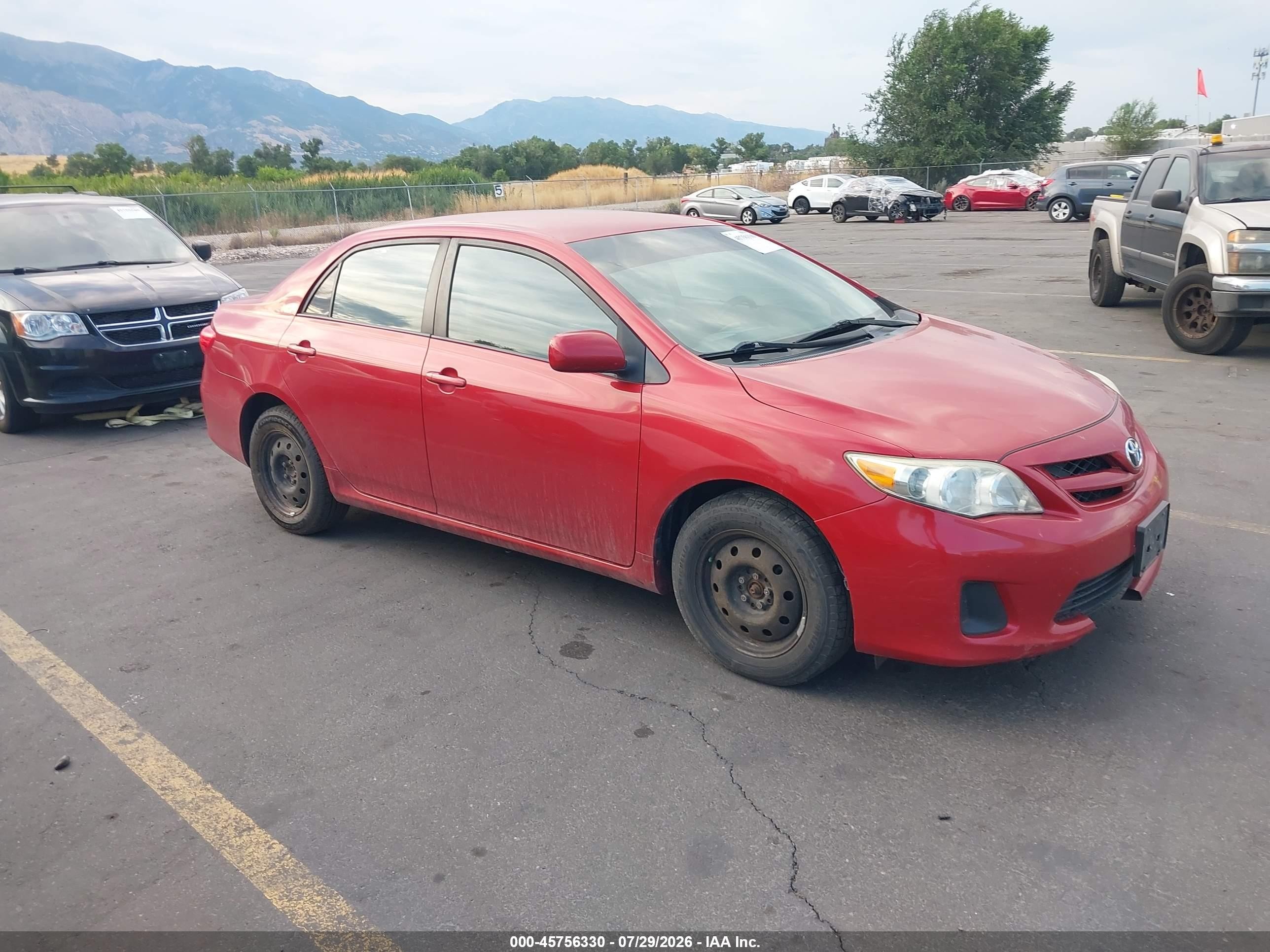 2011 Toyota Corolla Le Red vin: 2T1BU4EE8BC585766