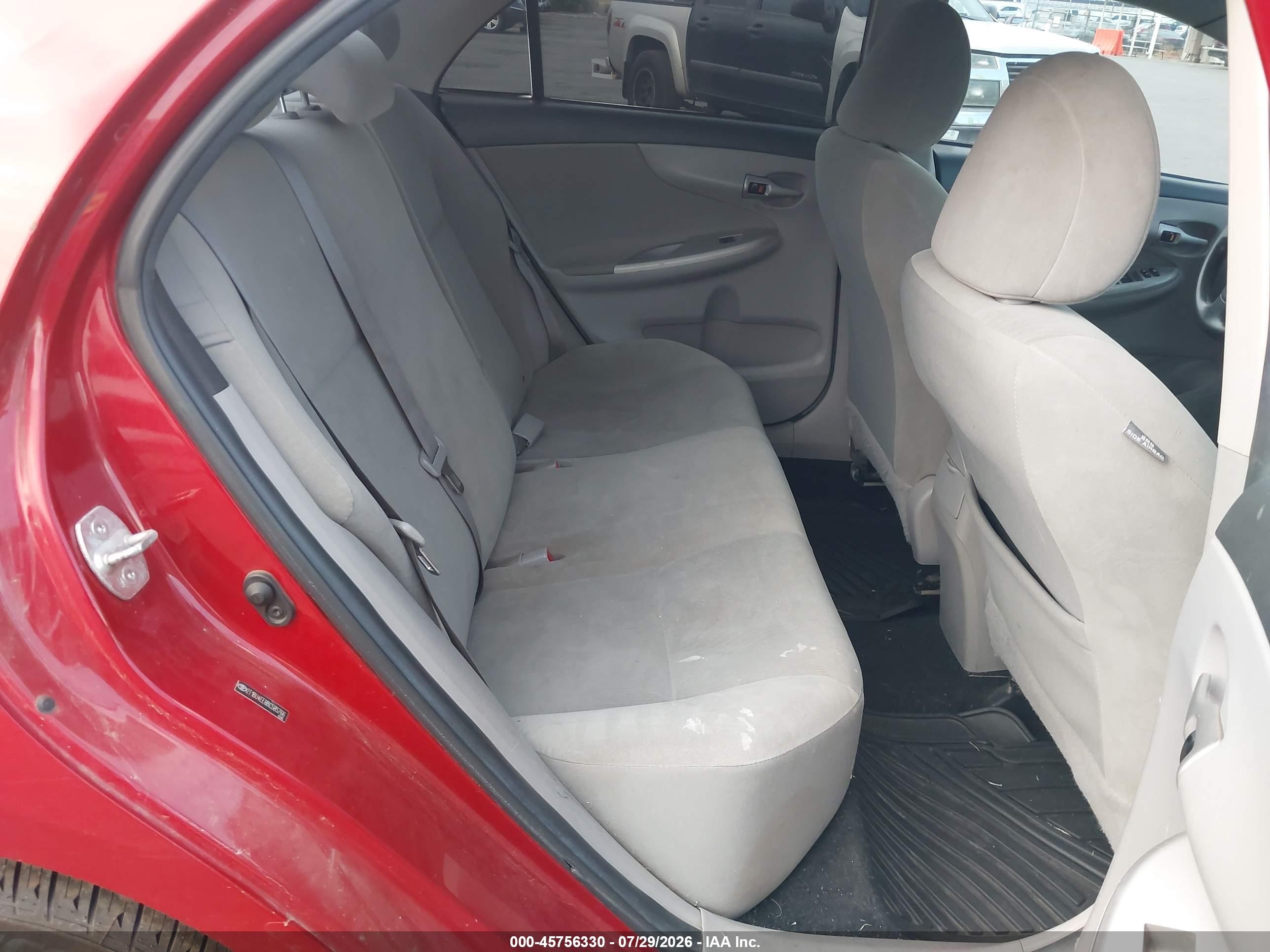 2011 Toyota Corolla Le Red vin: 2T1BU4EE8BC585766