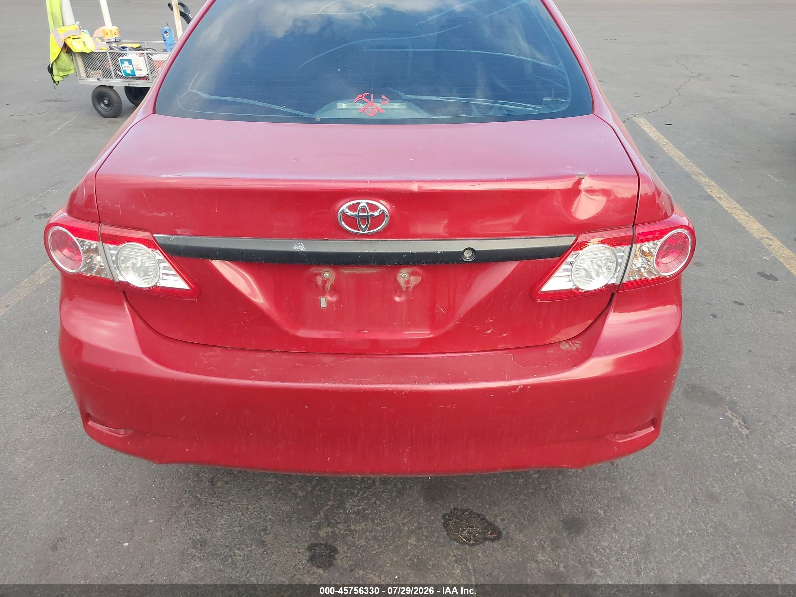2011 Toyota Corolla Le Red vin: 2T1BU4EE8BC585766