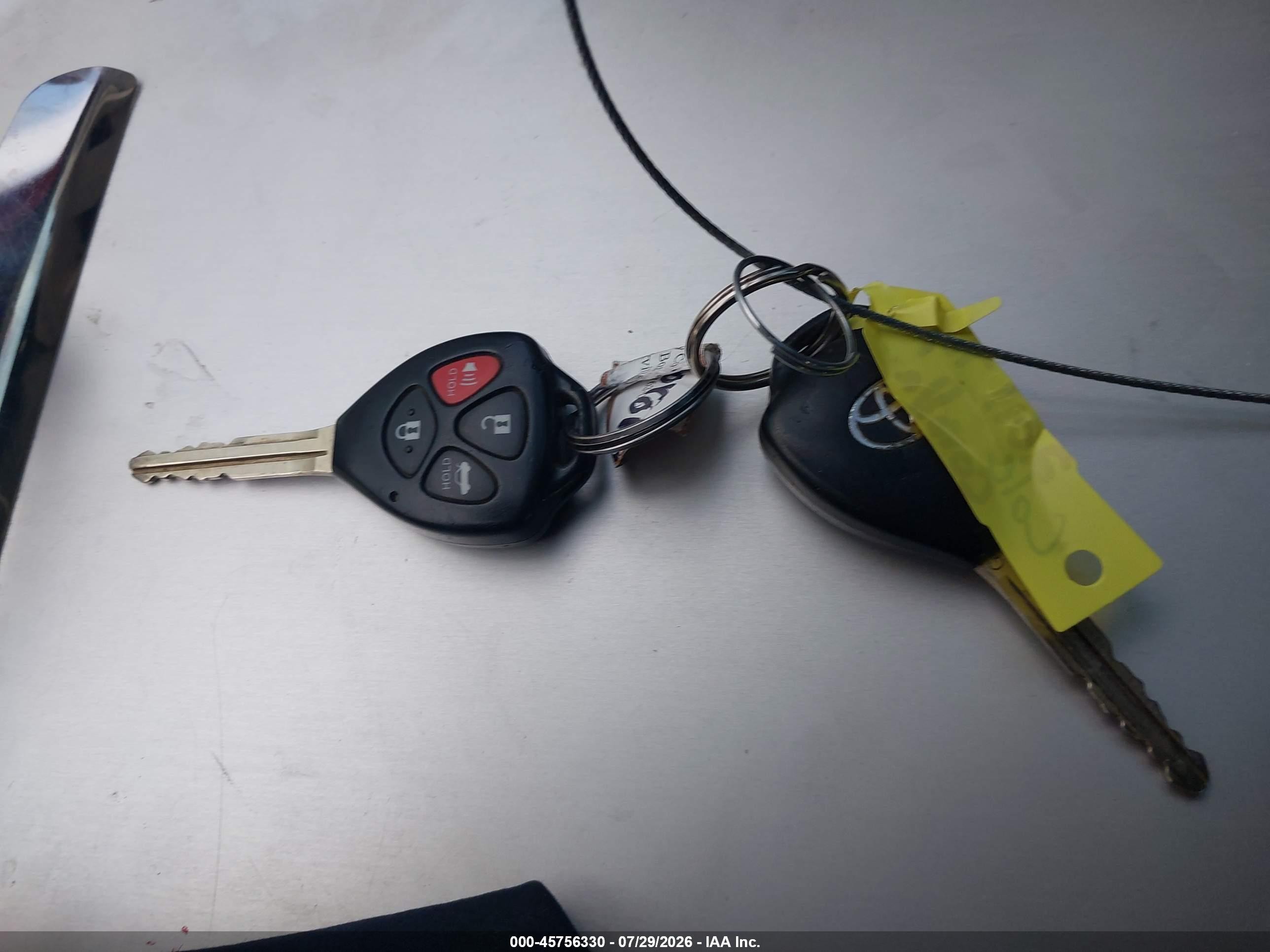 2011 Toyota Corolla Le Red vin: 2T1BU4EE8BC585766