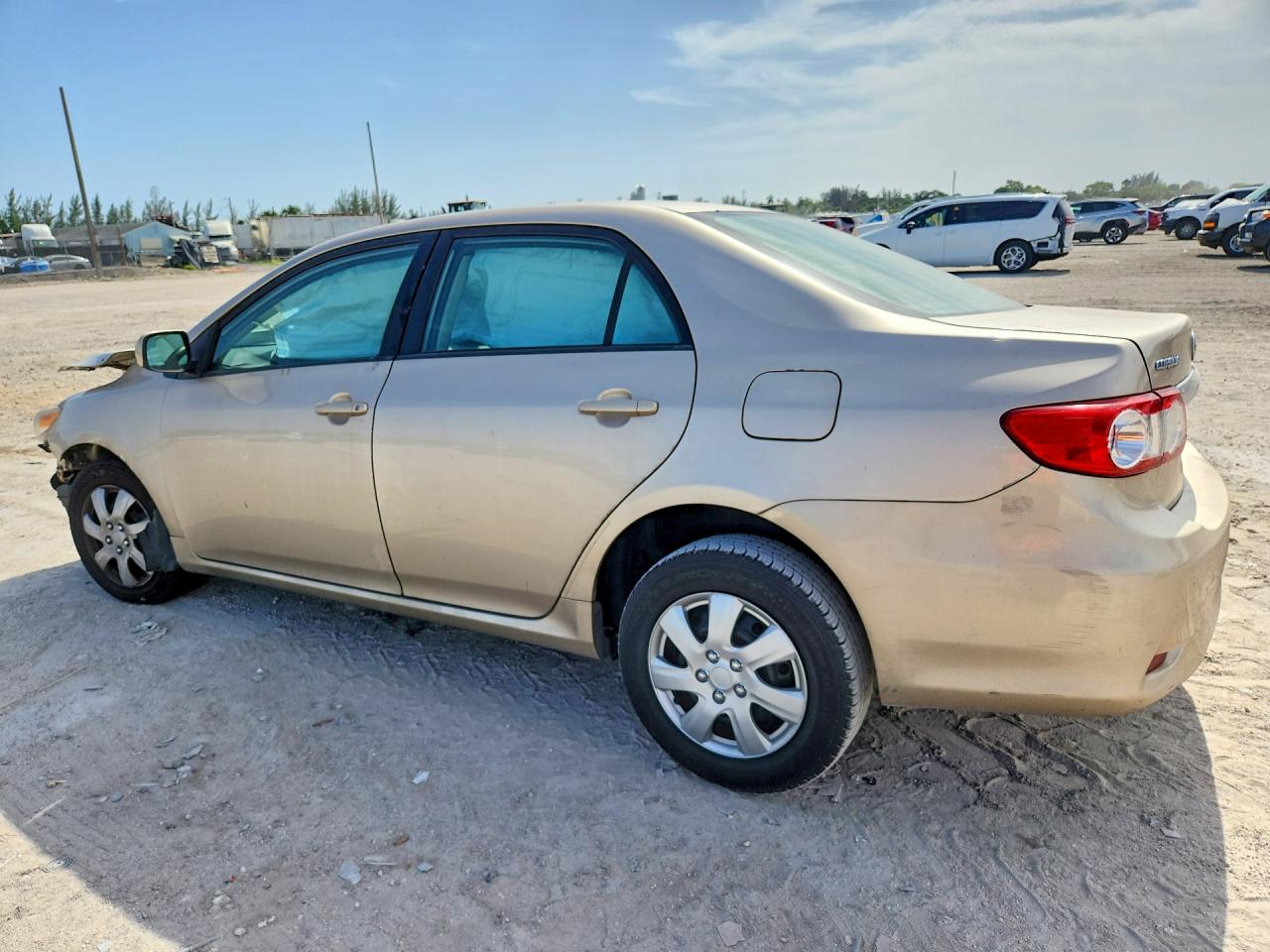 2011 Toyota Corolla Le Beige vin: 2T1BU4EE8BC586545