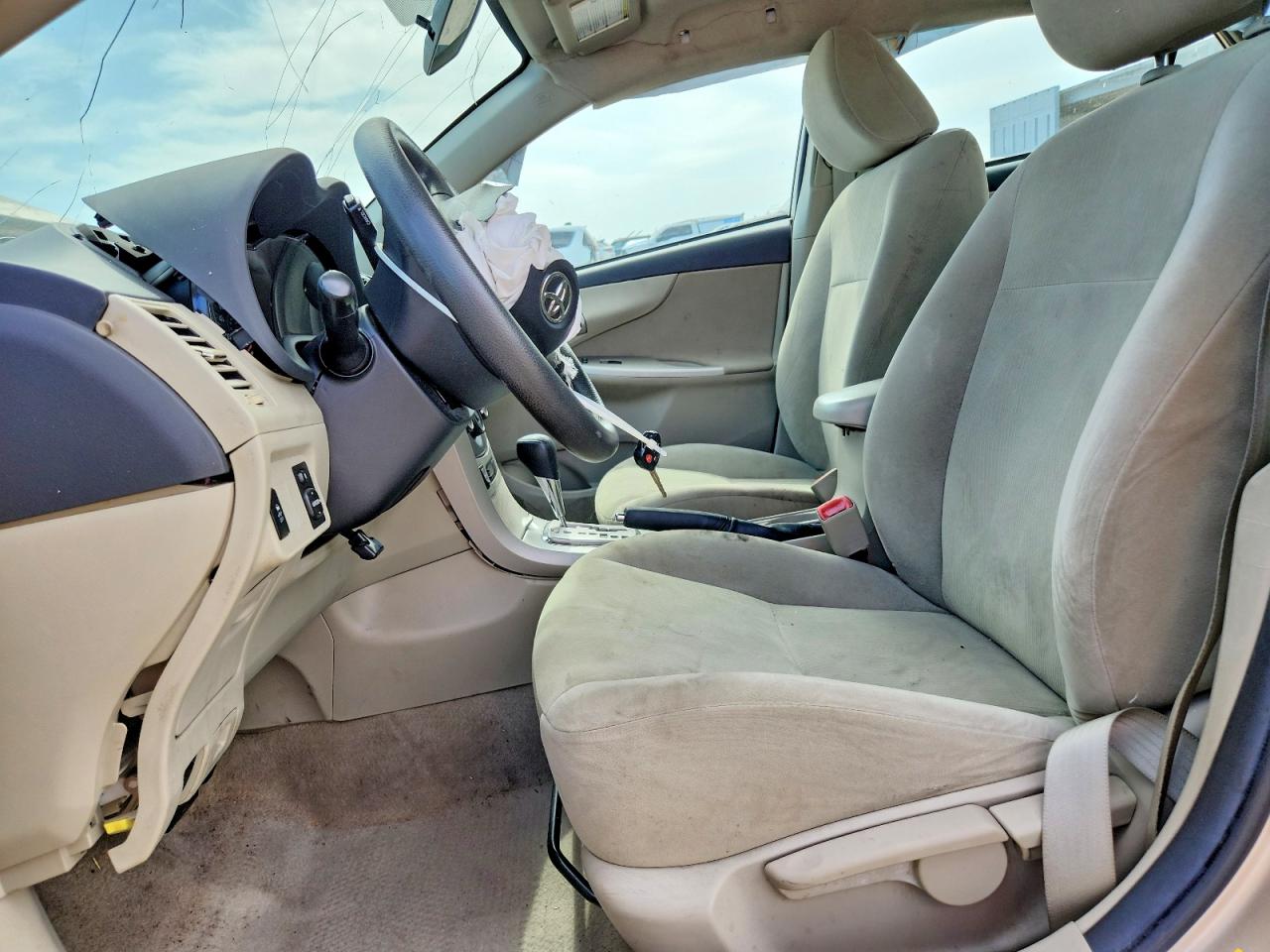 2011 Toyota Corolla Le Beige vin: 2T1BU4EE8BC586545