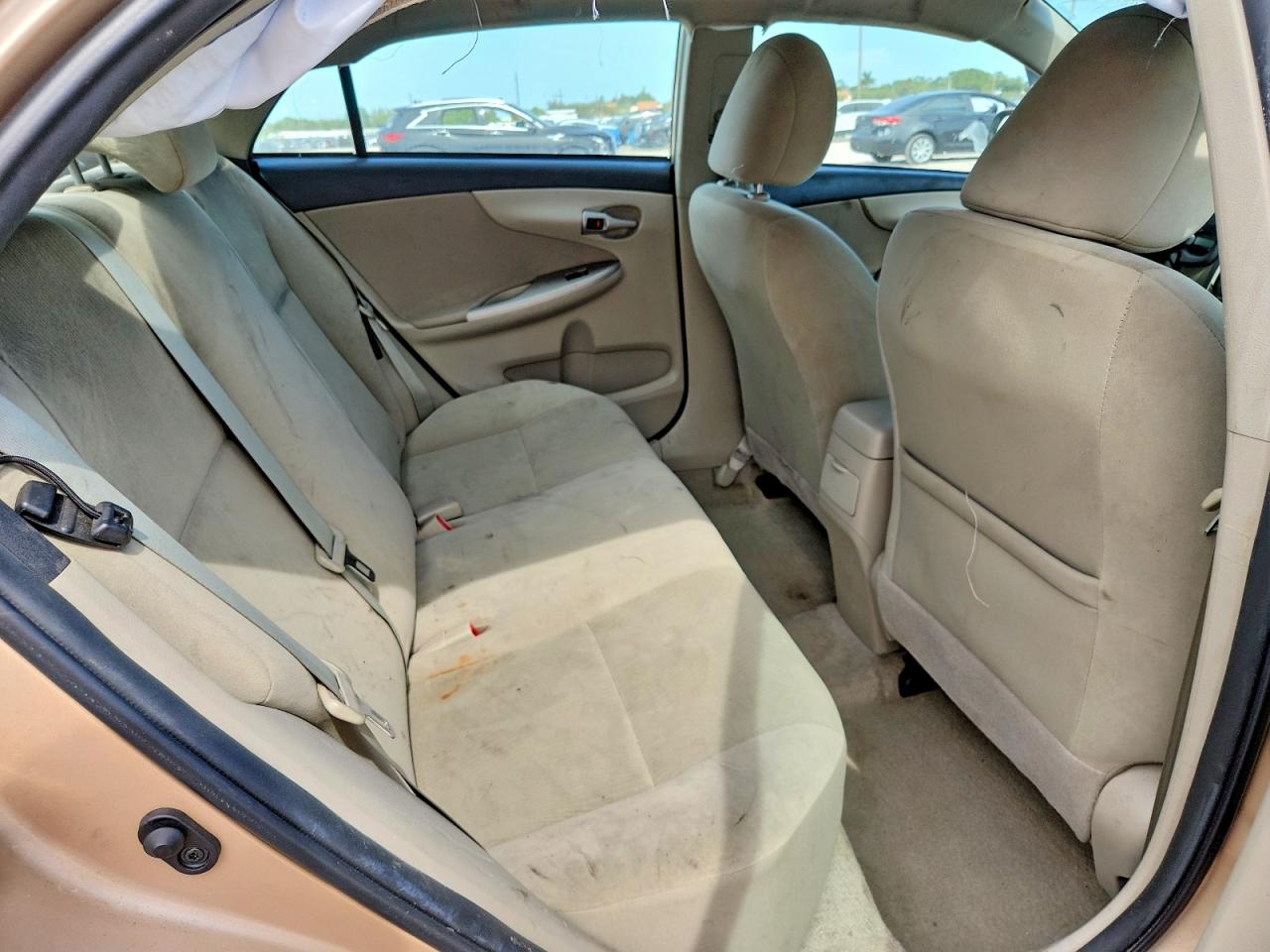 2011 Toyota Corolla Le Beige vin: 2T1BU4EE8BC586545