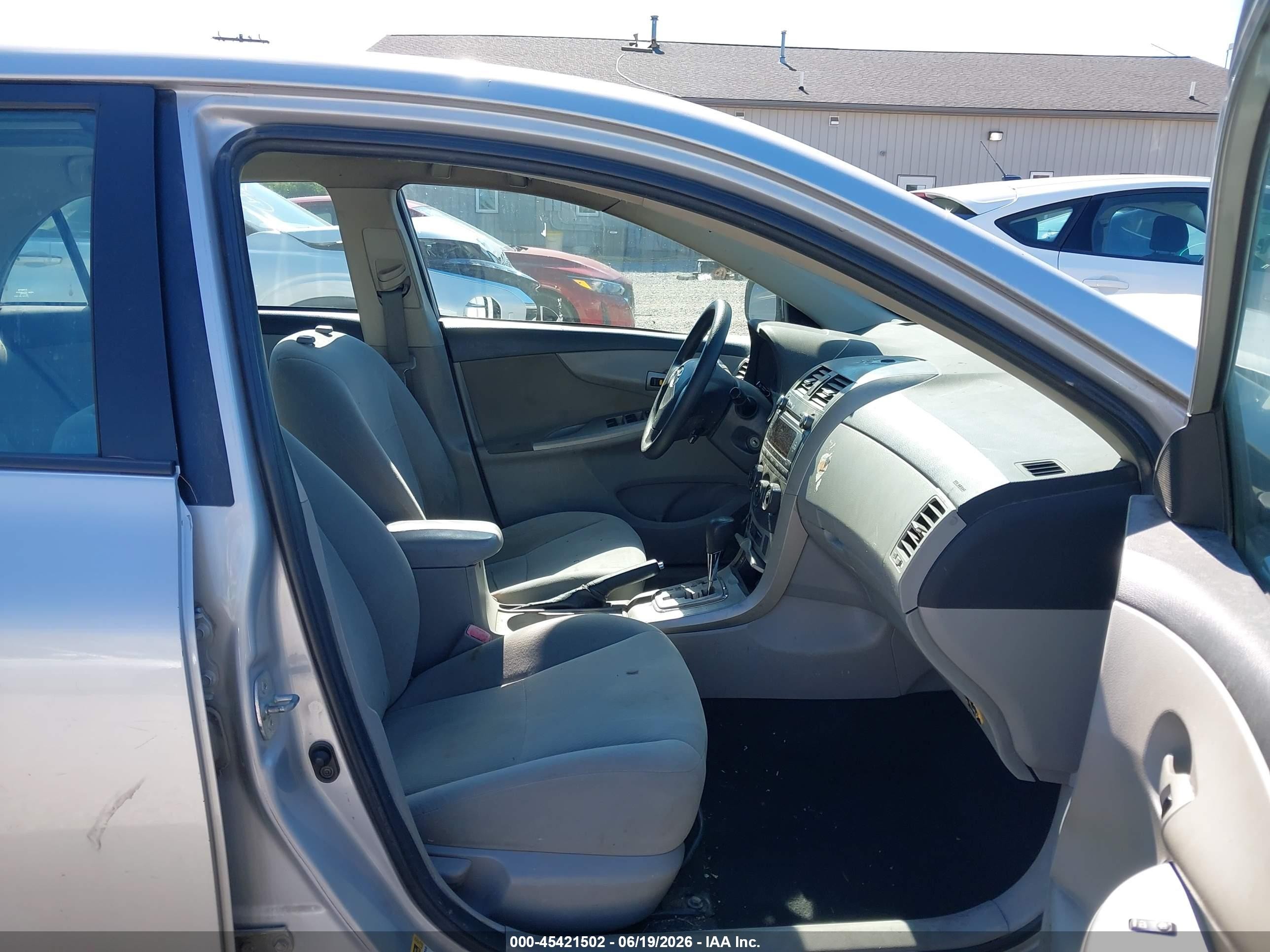 2011 Toyota Corolla Le Silver vin: 2T1BU4EE8BC620533