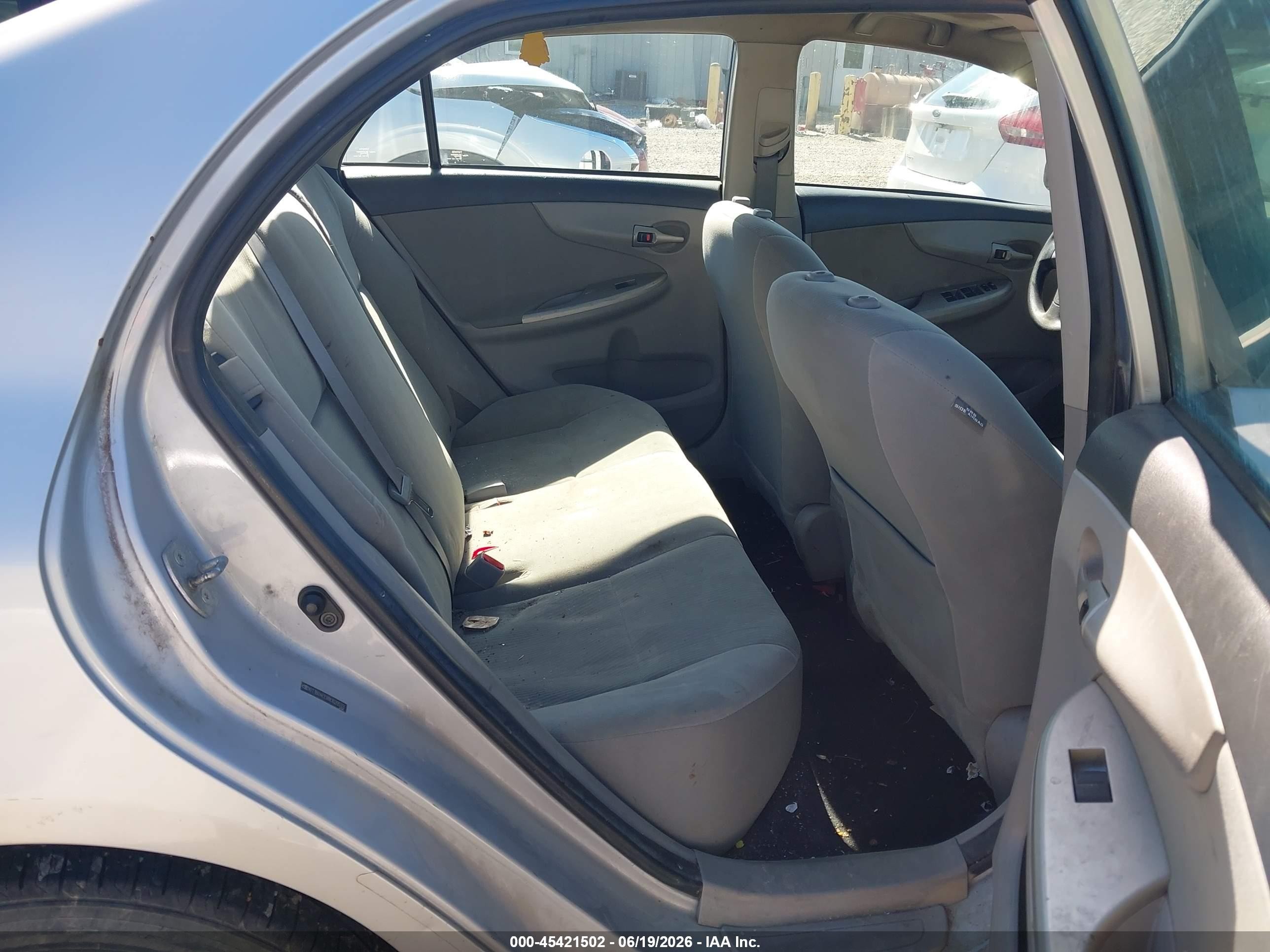 2011 Toyota Corolla Le Silver vin: 2T1BU4EE8BC620533