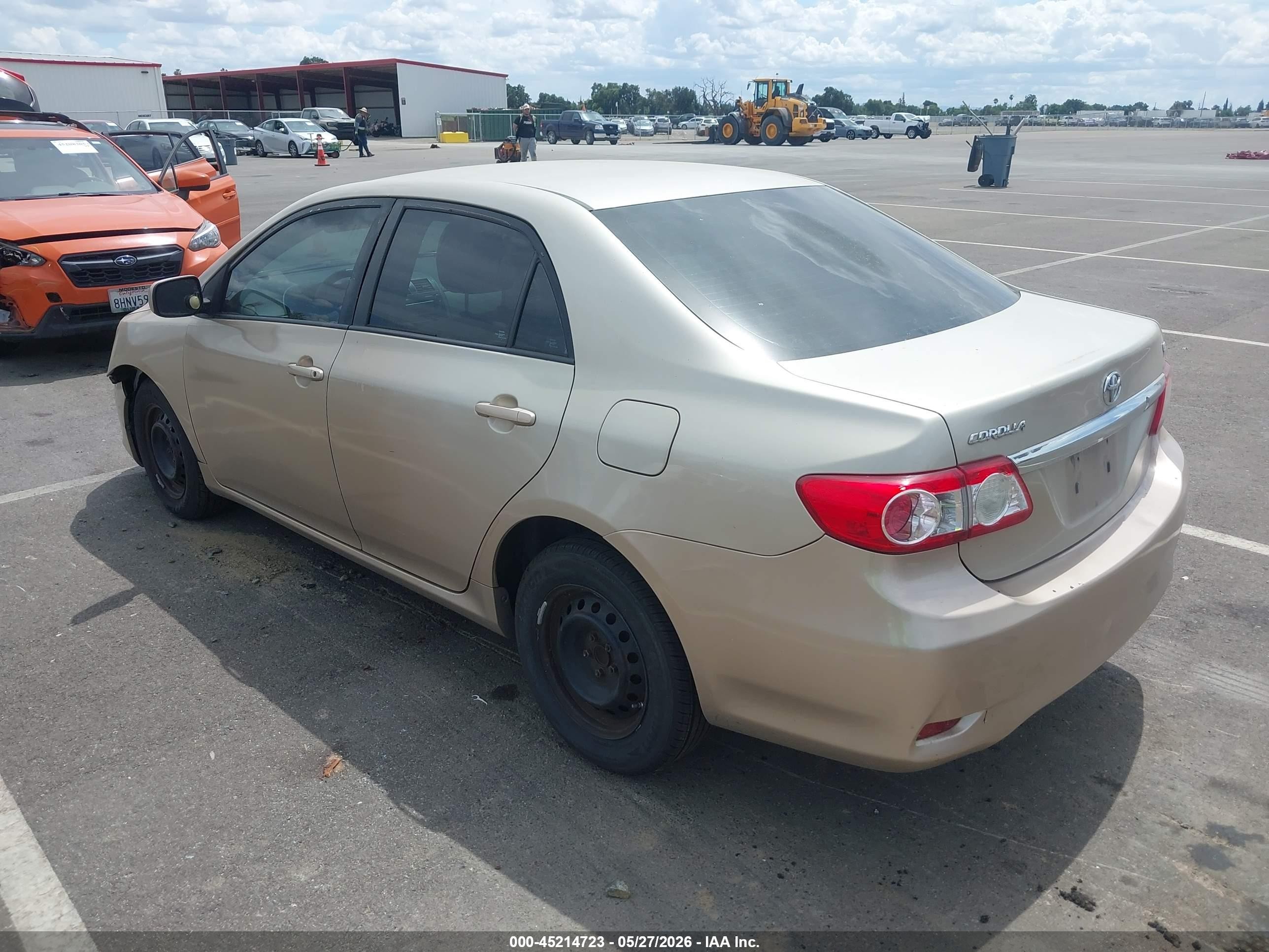 2011 Toyota Corolla Le Gold vin: 2T1BU4EE8BC628924