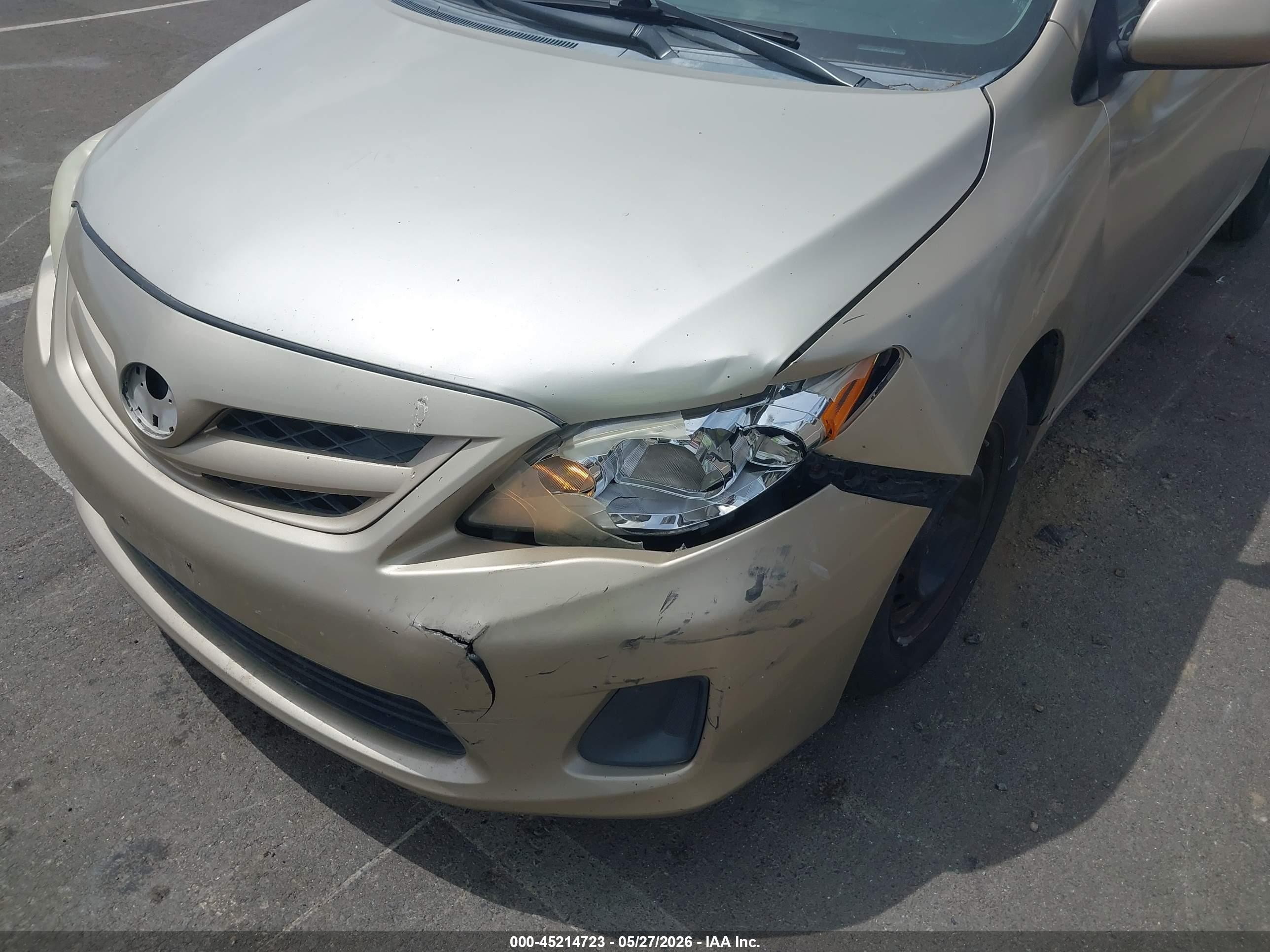 2011 Toyota Corolla Le Gold vin: 2T1BU4EE8BC628924