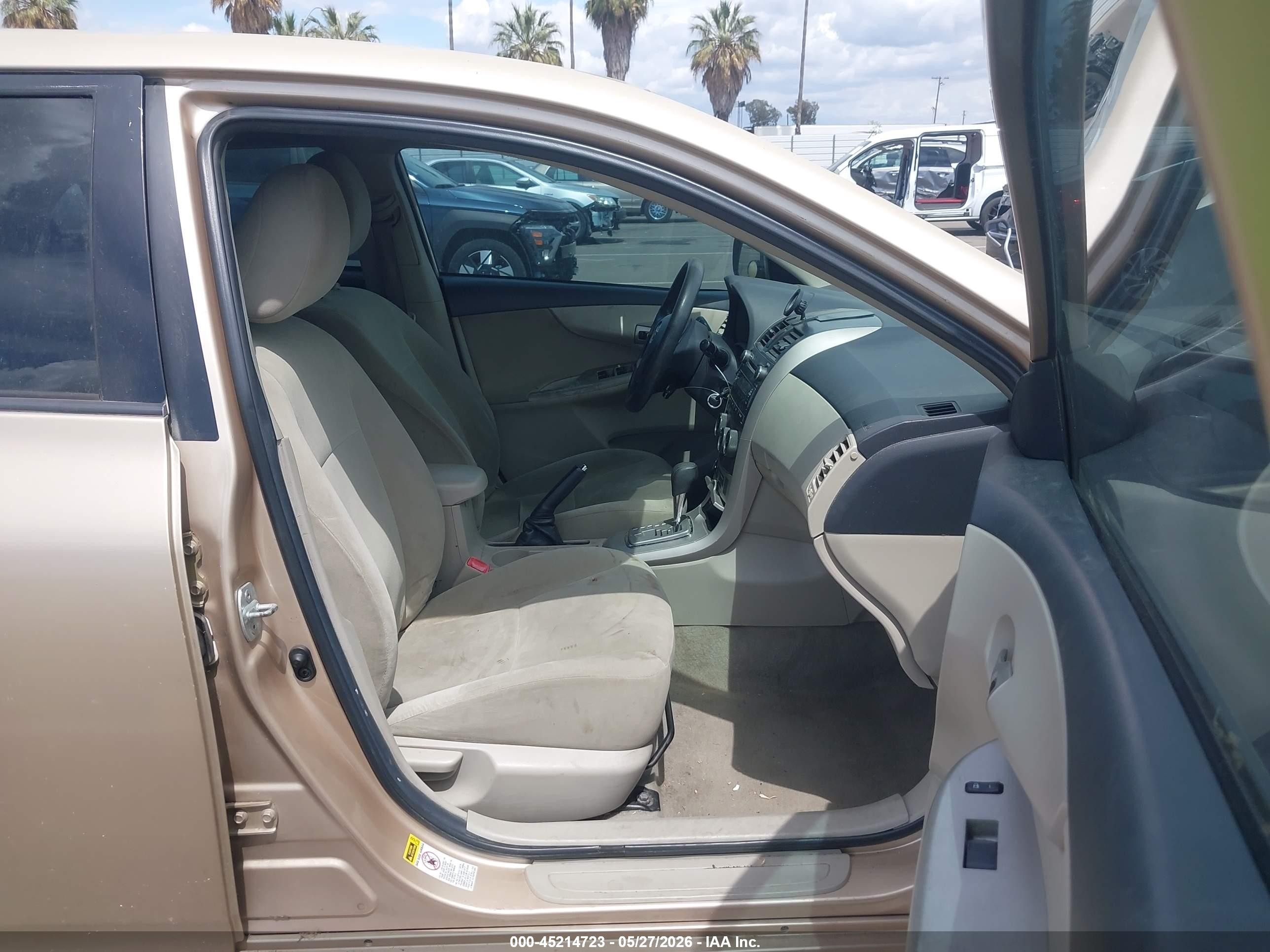 2011 Toyota Corolla Le Gold vin: 2T1BU4EE8BC628924