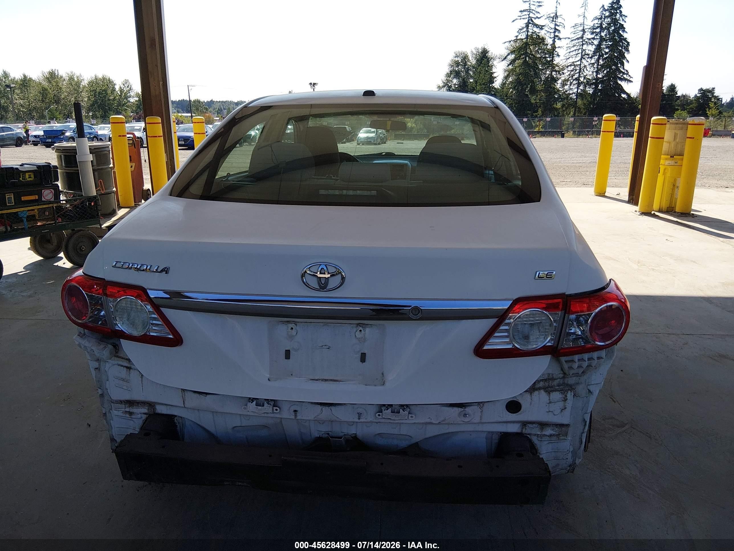 2011 Toyota Corolla Le White vin: 2T1BU4EE8BC640457