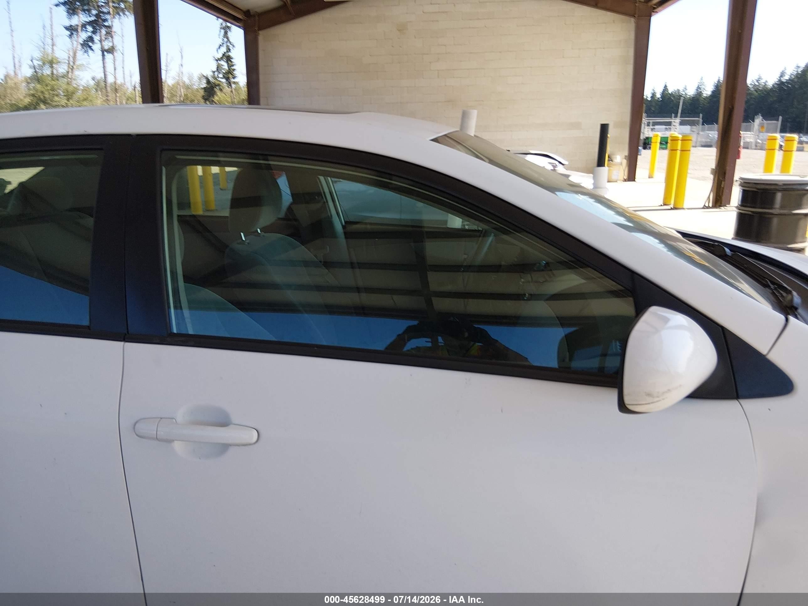 2011 Toyota Corolla Le White vin: 2T1BU4EE8BC640457