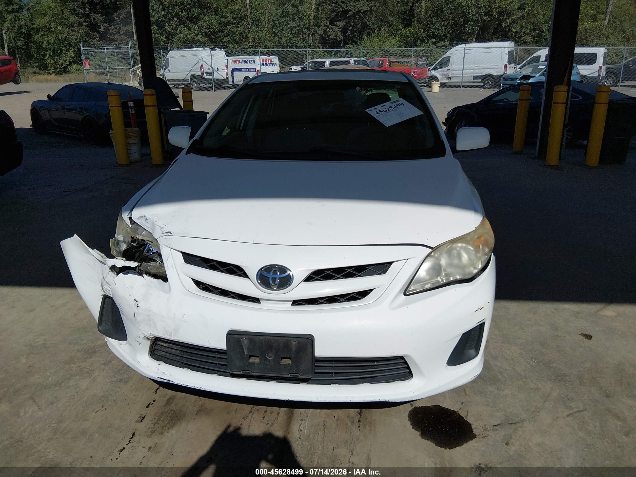 2011 Toyota Corolla Le White vin: 2T1BU4EE8BC640457